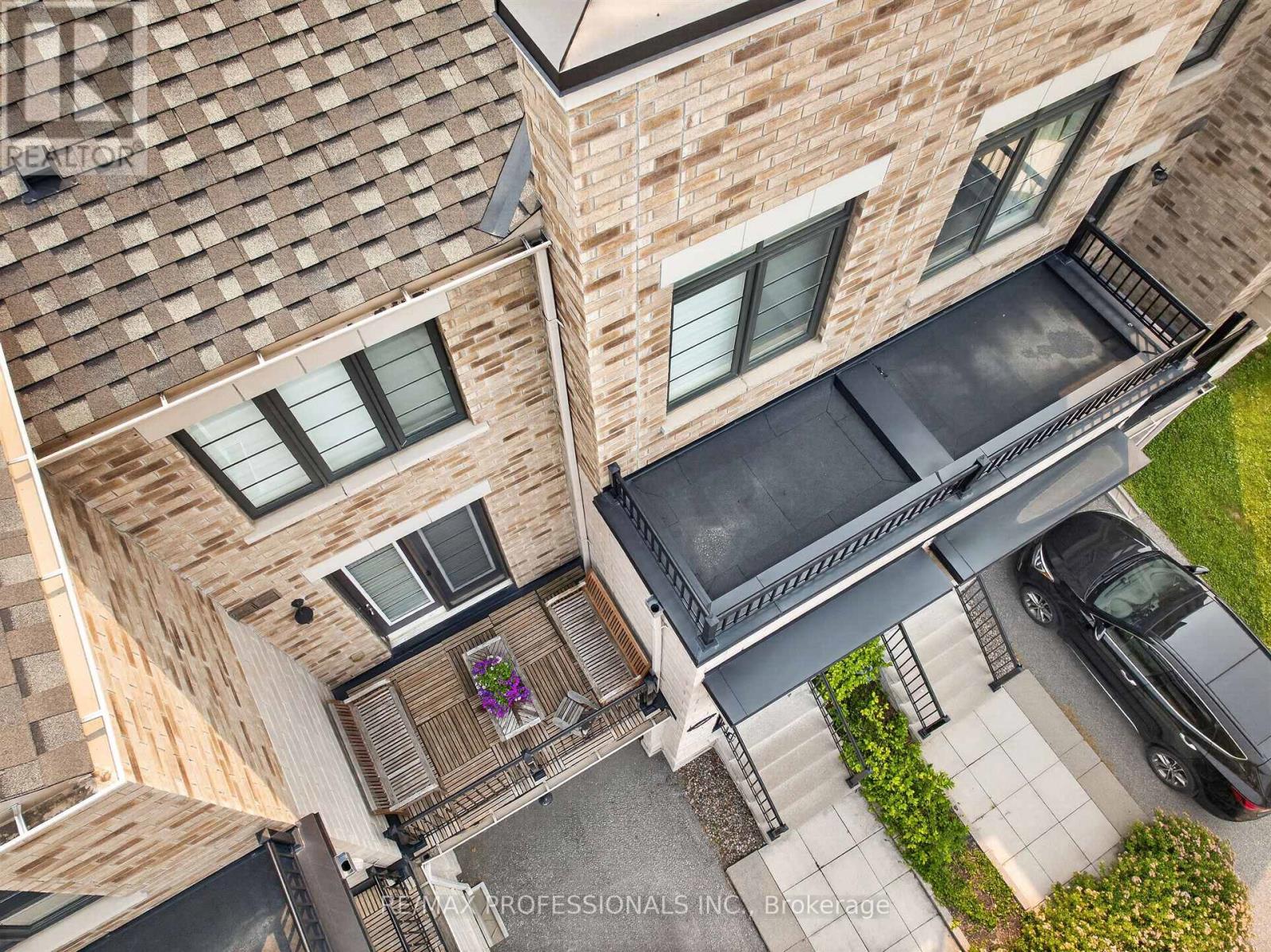 122 THOMAS FISHER DRIVE - 33