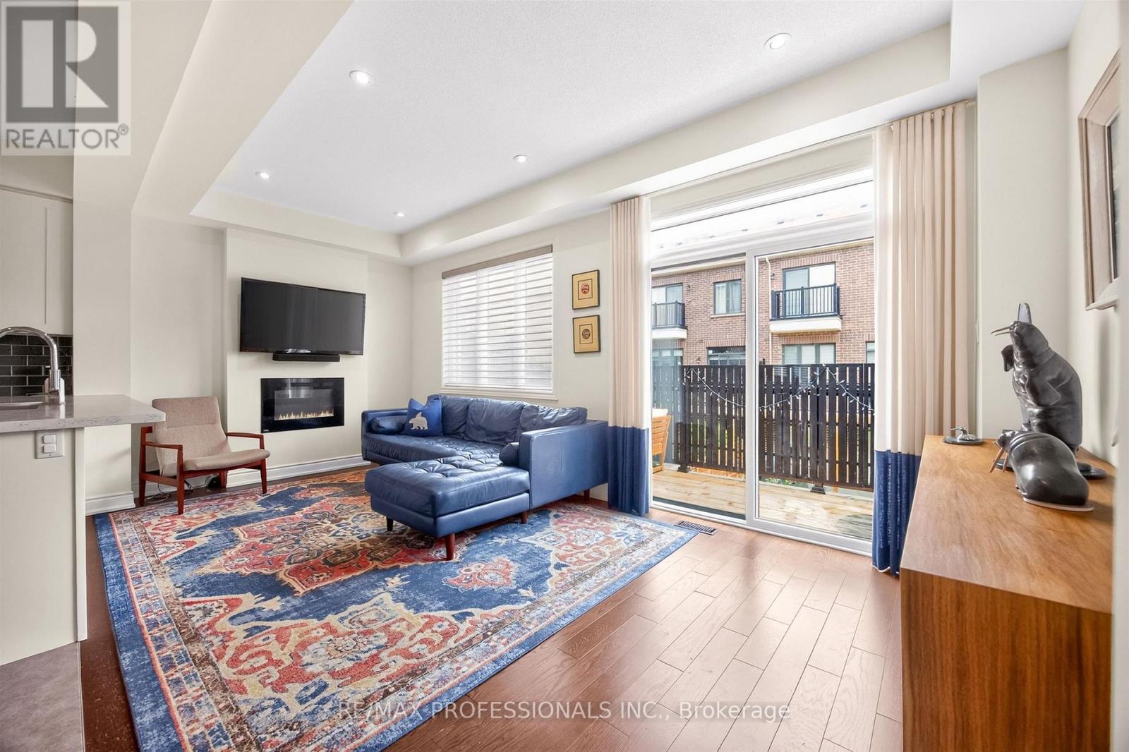 122 THOMAS FISHER DRIVE - 7