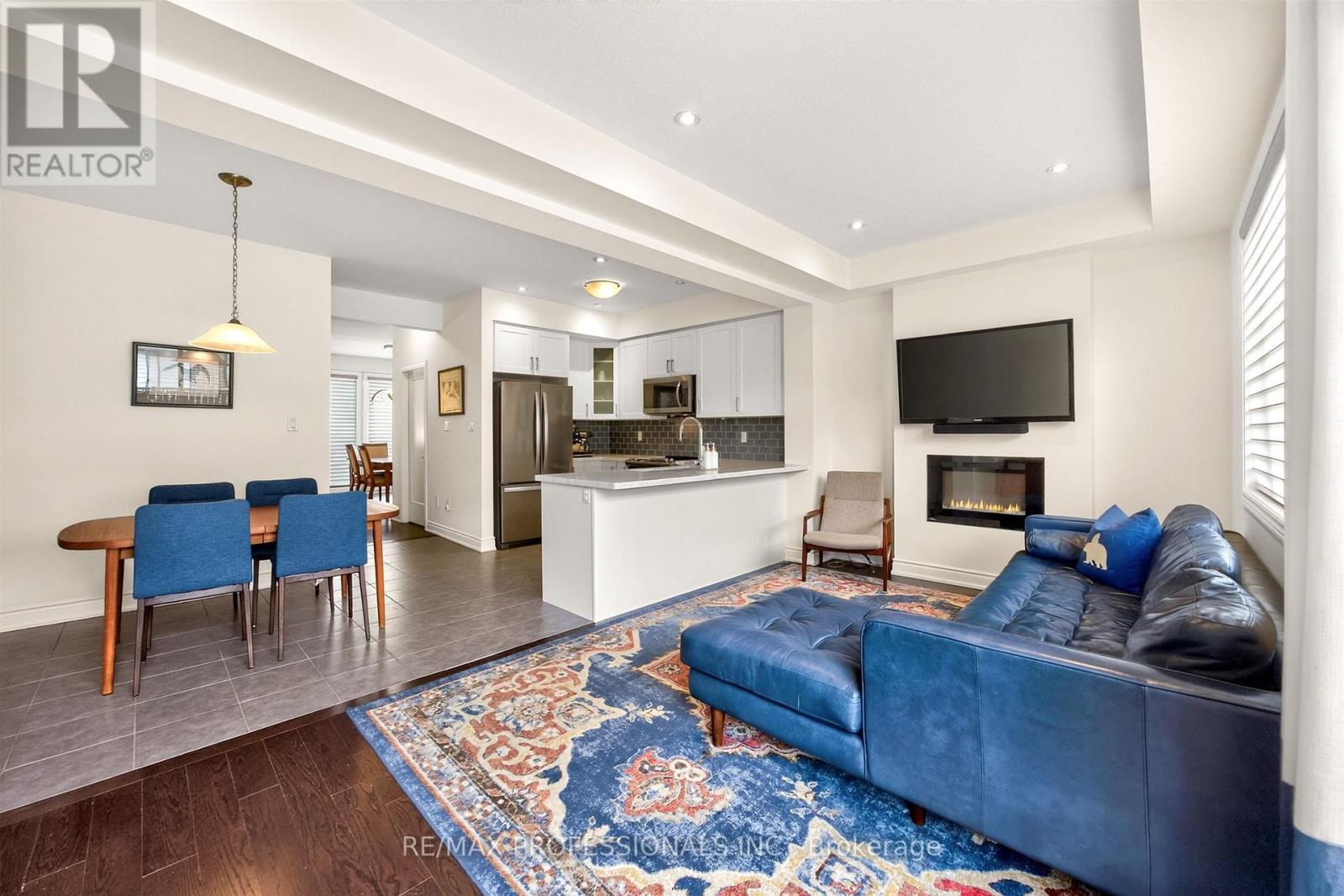 122 THOMAS FISHER DRIVE - 8