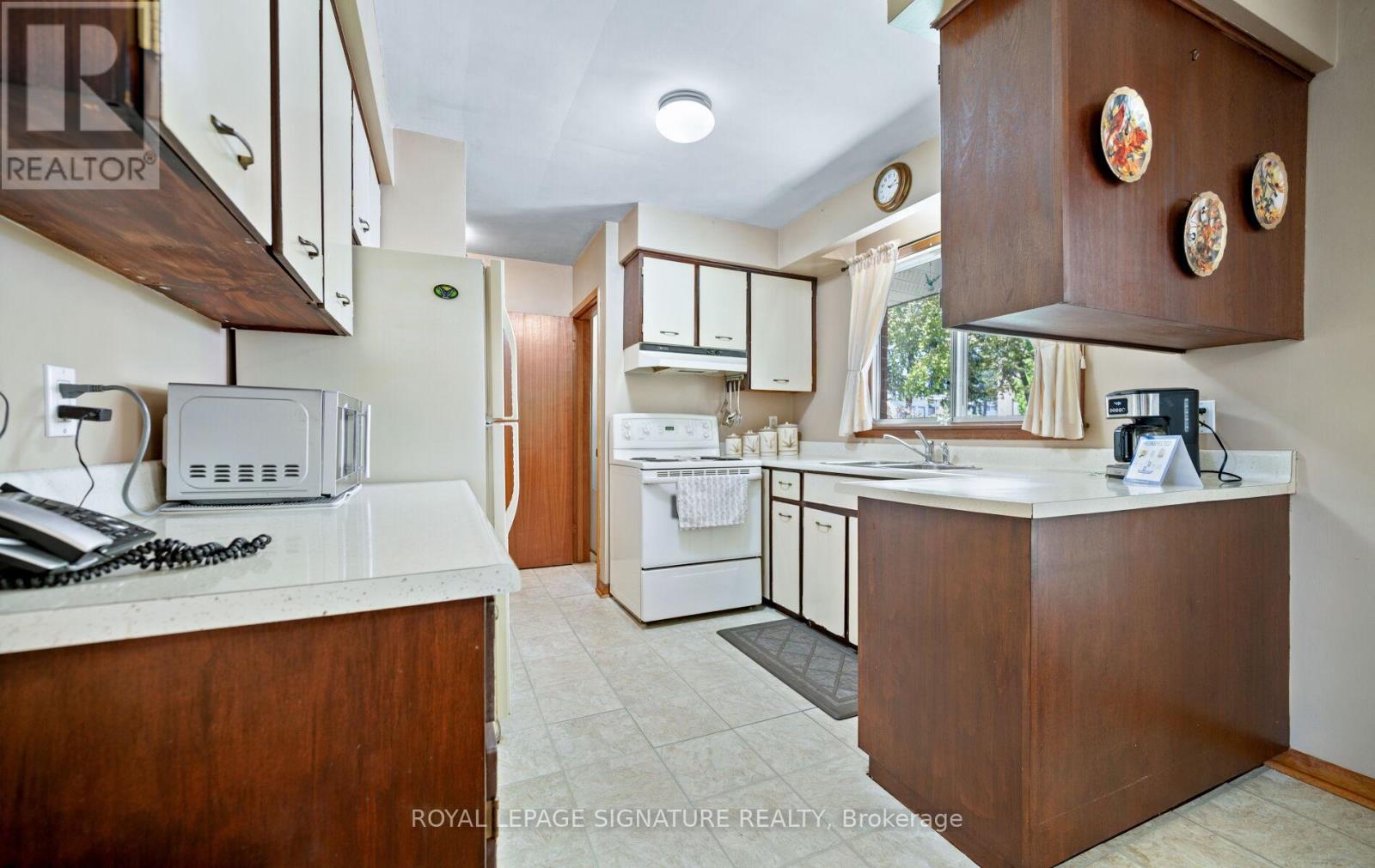 2585 JARVIS STREET - 11