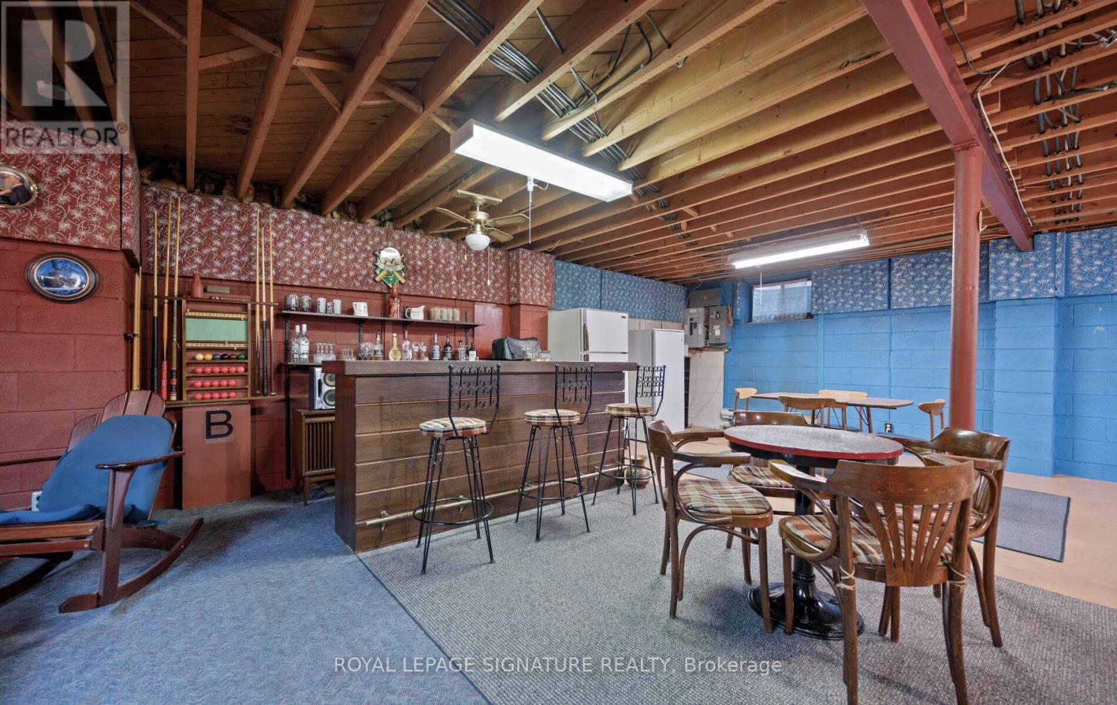 2585 JARVIS STREET - 19