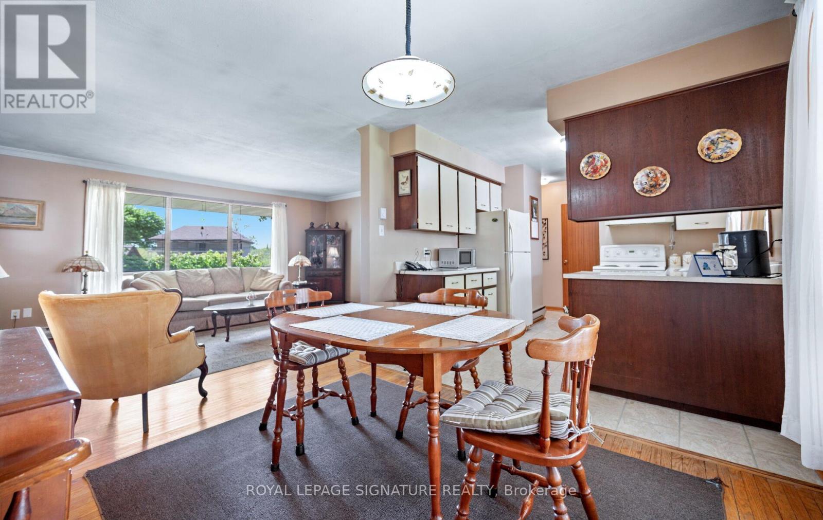 2585 JARVIS STREET - 8