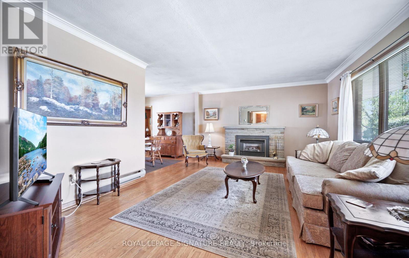 2585 JARVIS STREET - 4