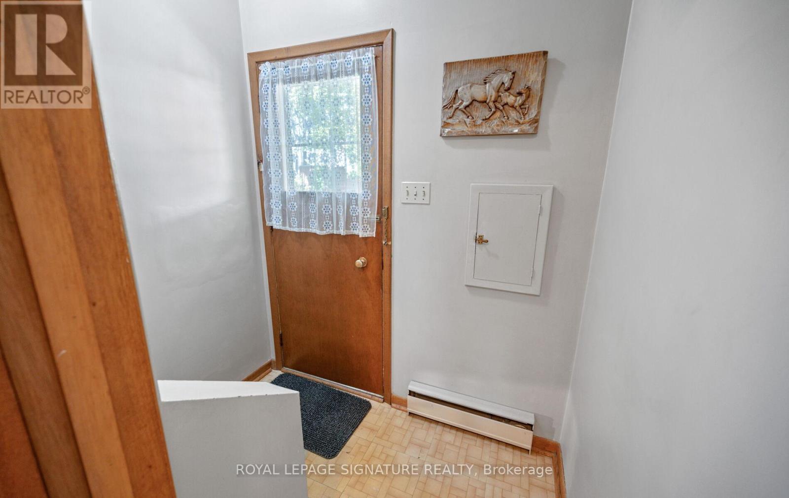 2585 JARVIS STREET - 17