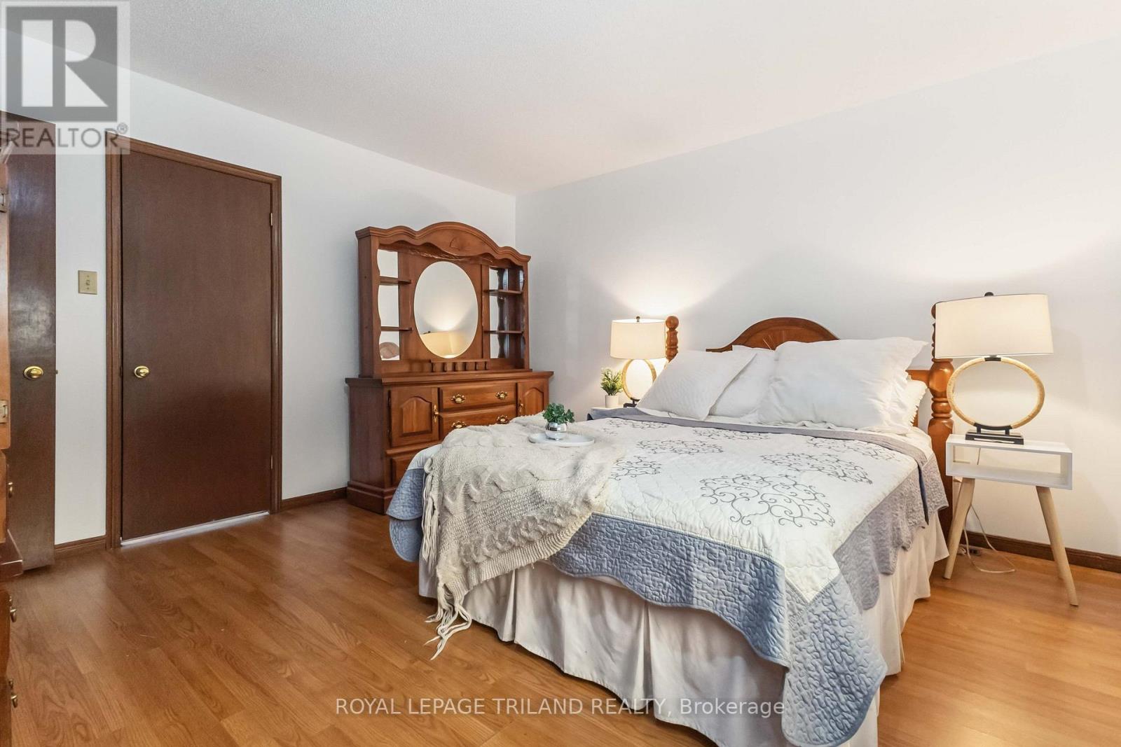 954 CHIPPEWA DRIVE - 15