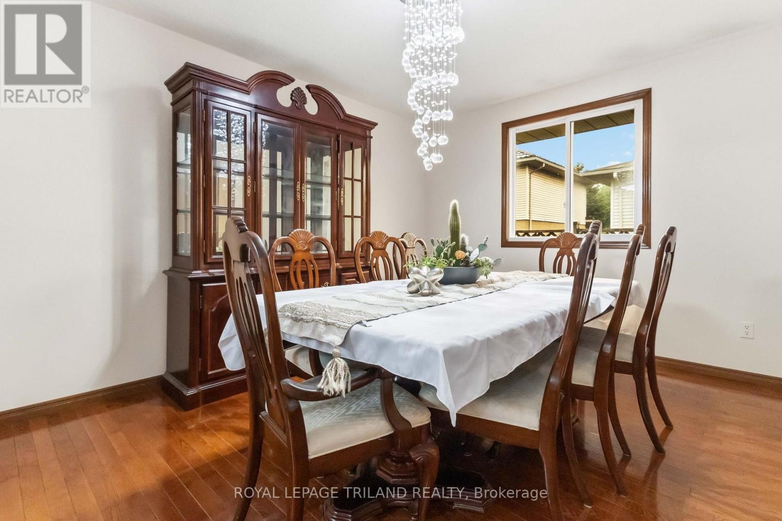 954 CHIPPEWA DRIVE - 12