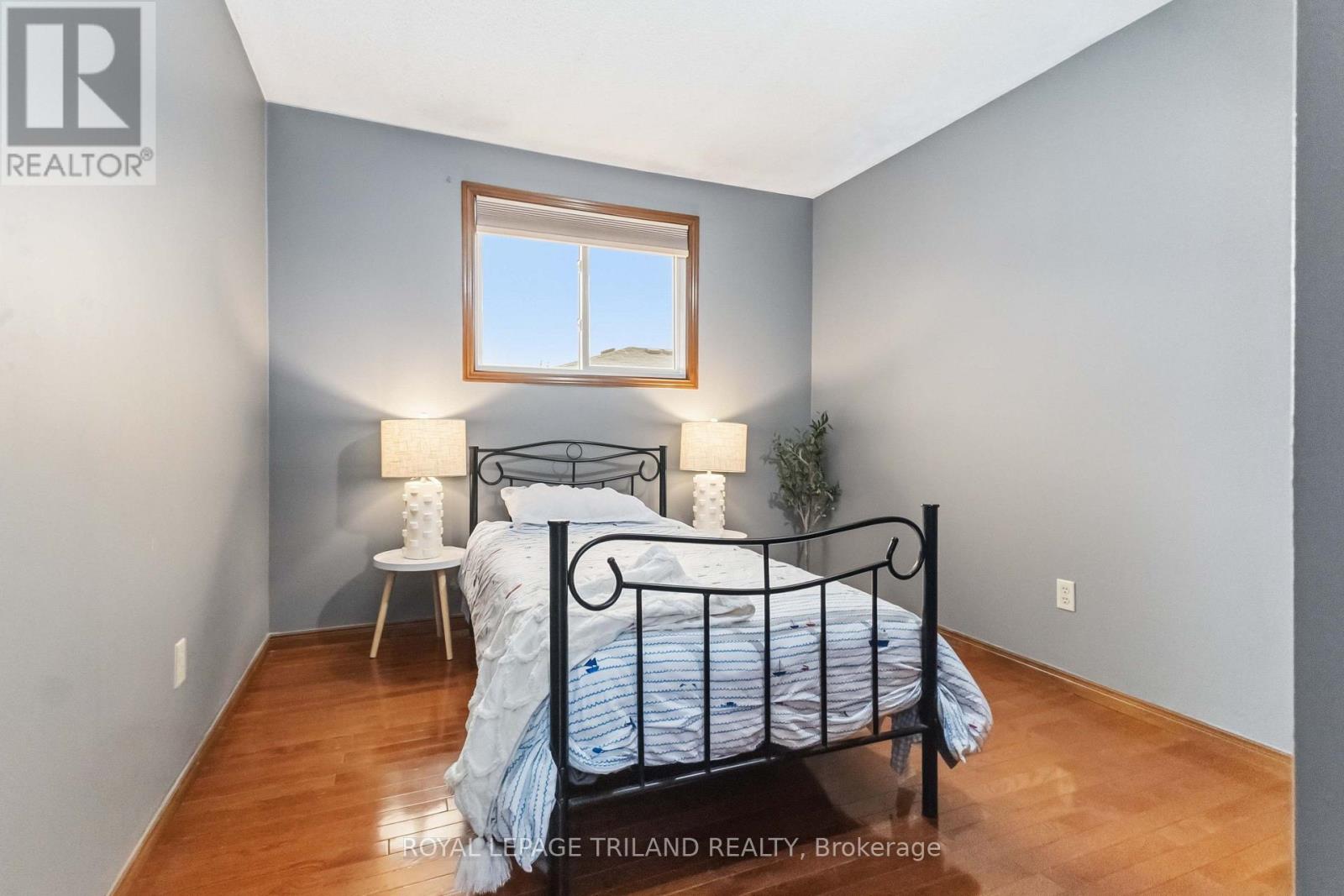 954 CHIPPEWA DRIVE - 16