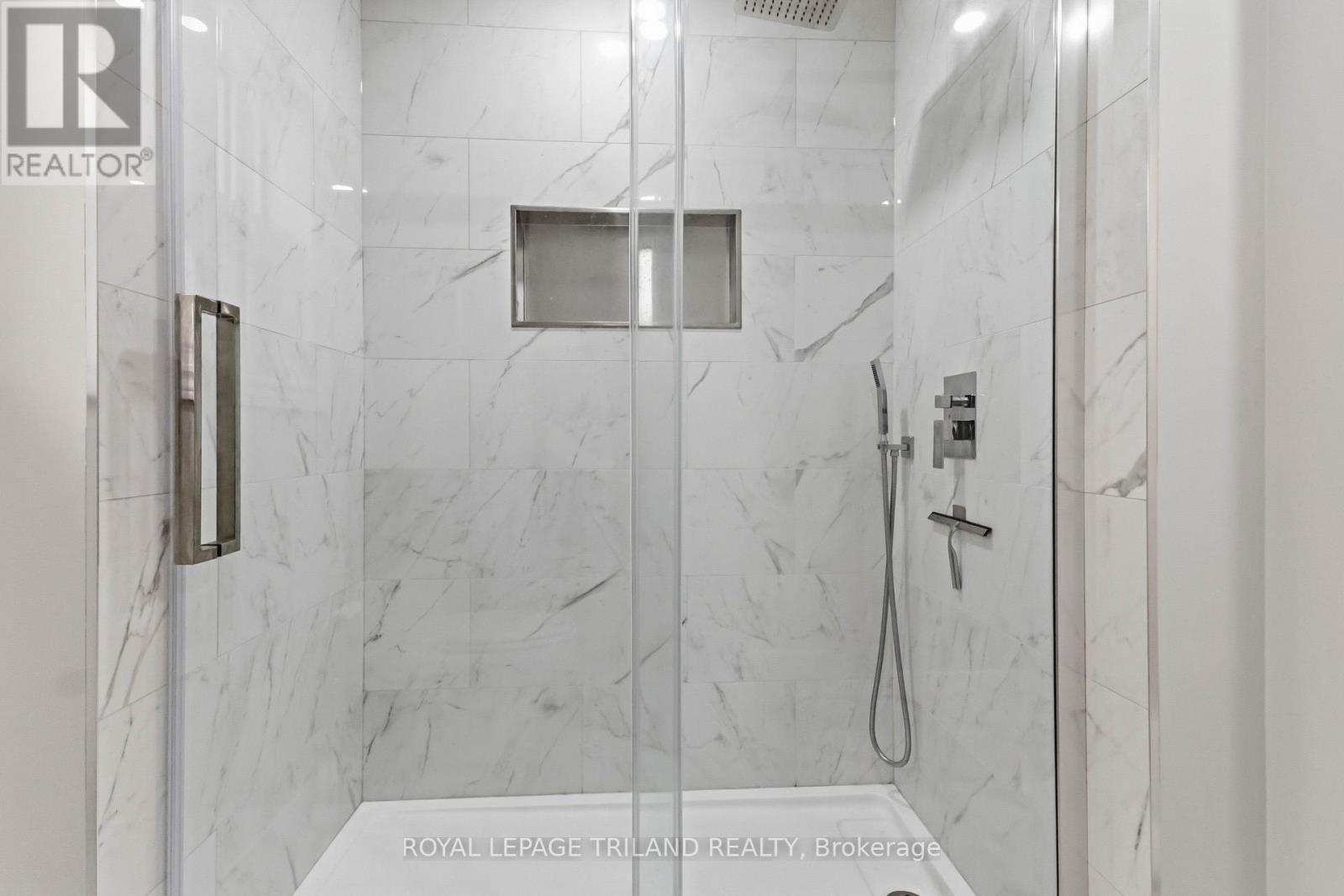954 CHIPPEWA DRIVE - 28
