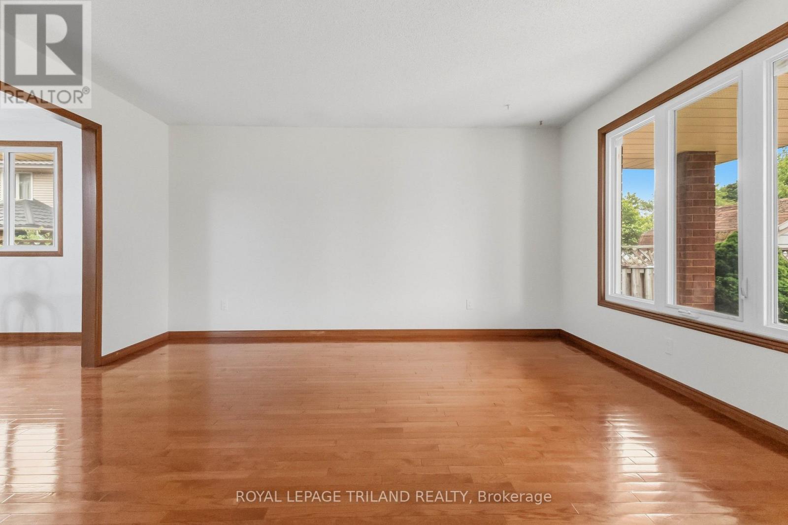 954 CHIPPEWA DRIVE - 6