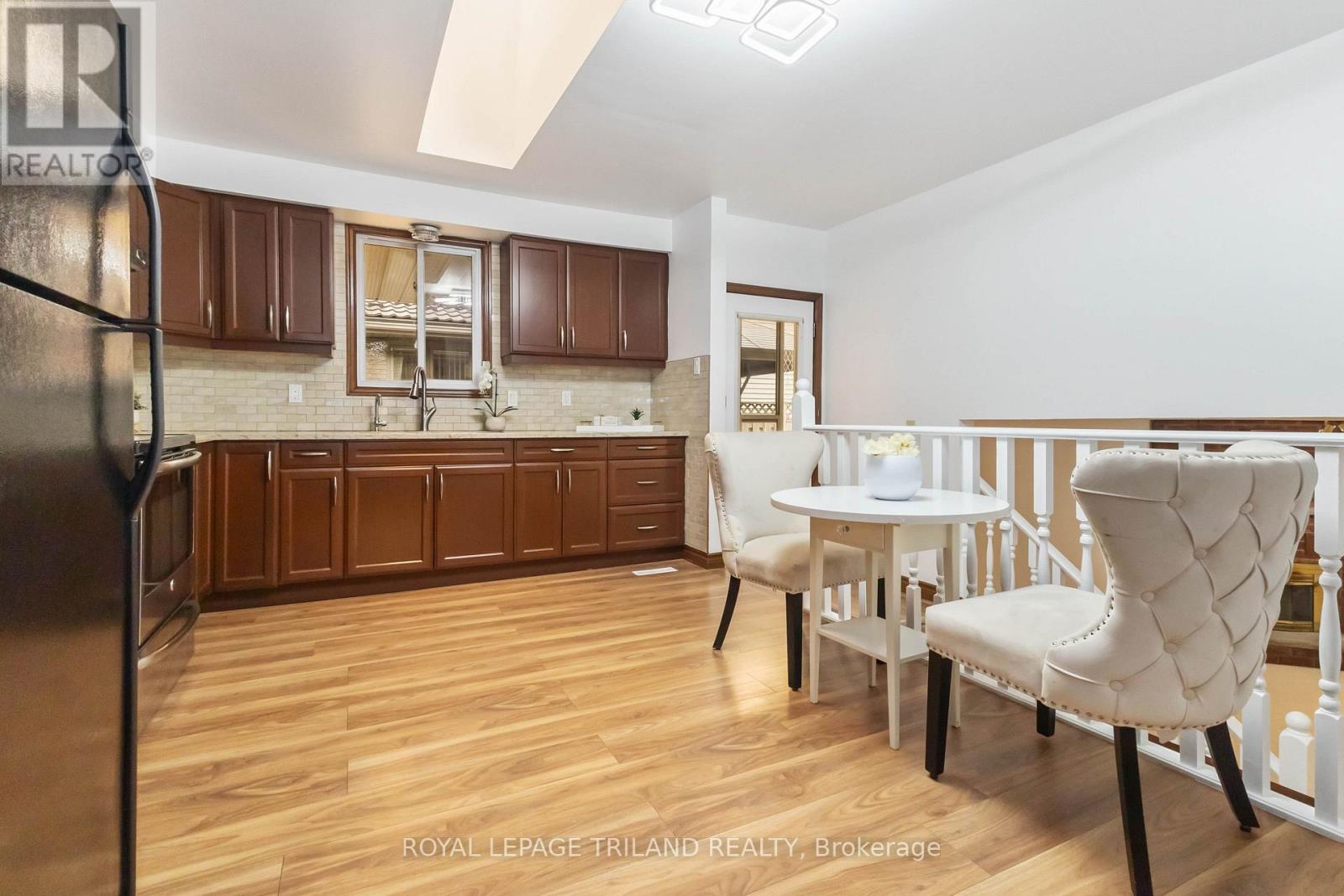 954 CHIPPEWA DRIVE - 8