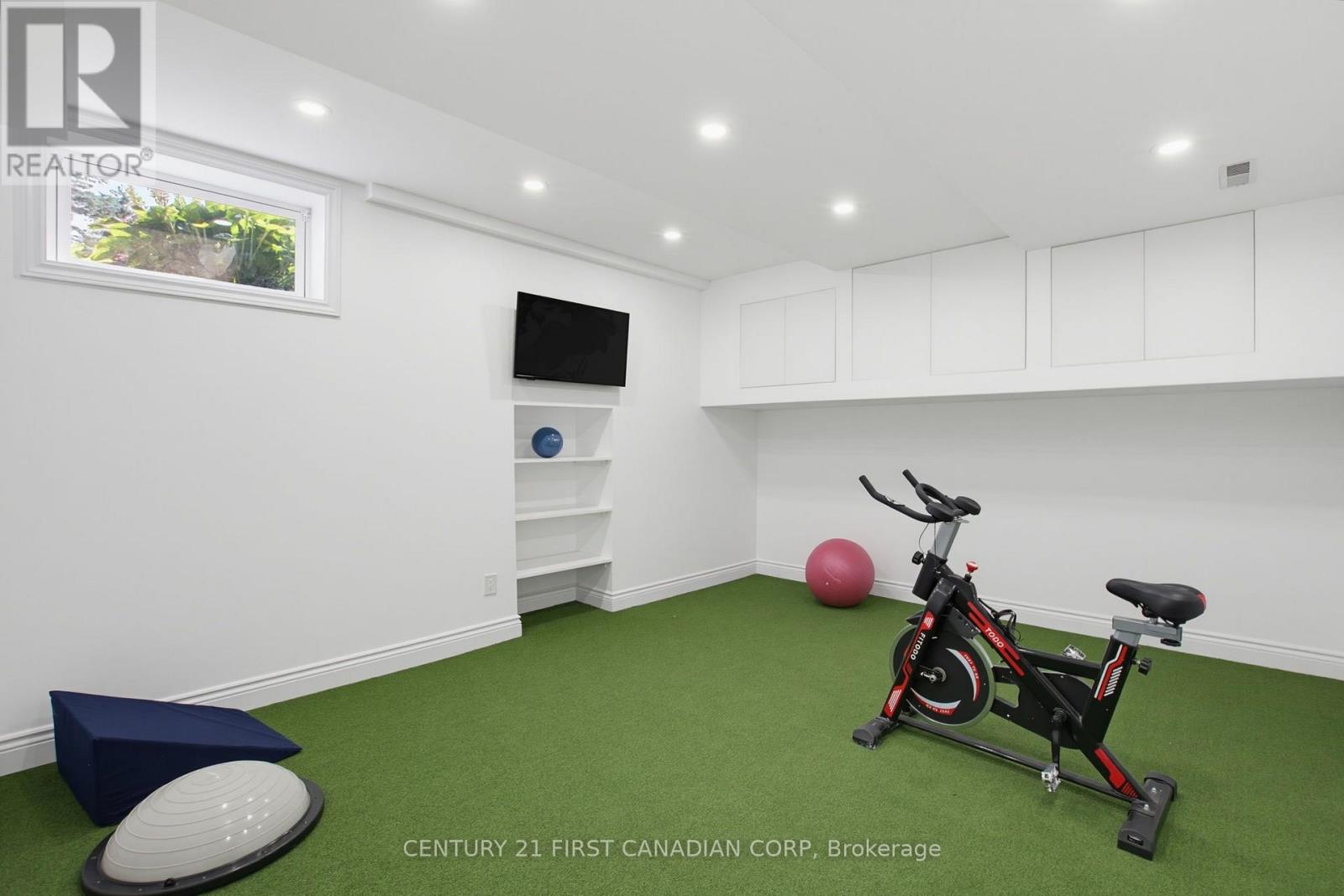 106 FITZWILLIAM BOULEVARD - Image 33