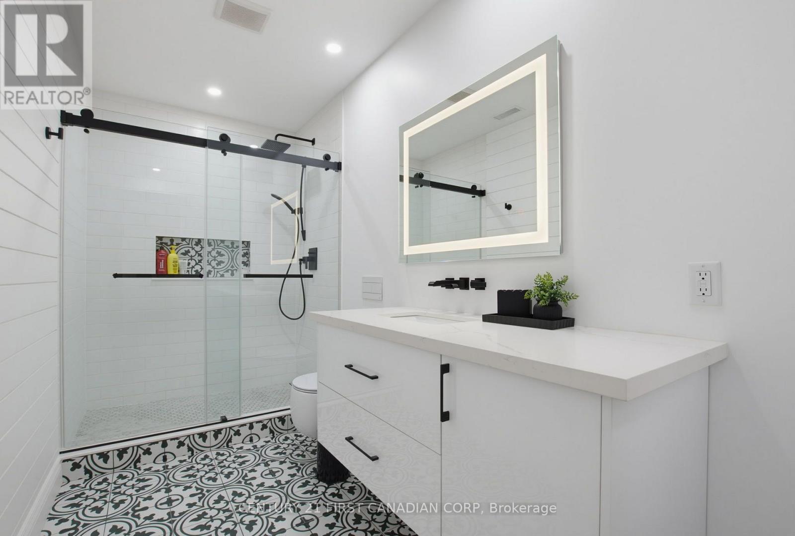 106 FITZWILLIAM BOULEVARD - Image 30