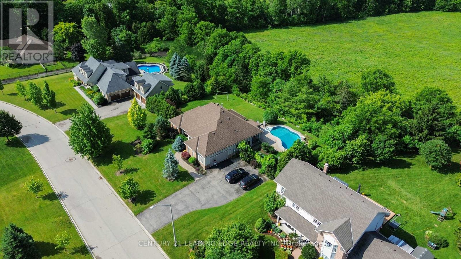 27 KARENDALE CRESCENT - Image 3