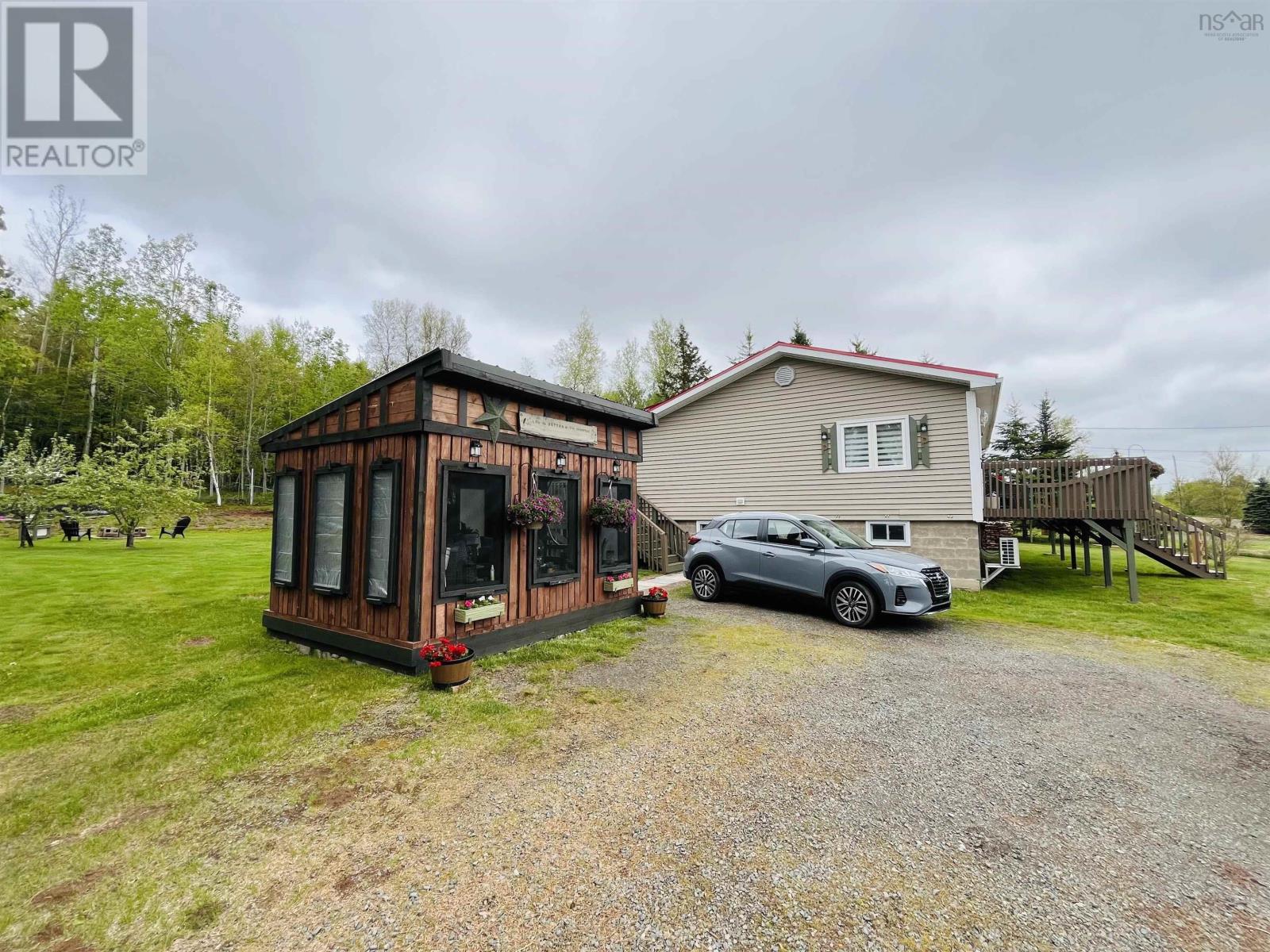 10949 2 Highway - 6