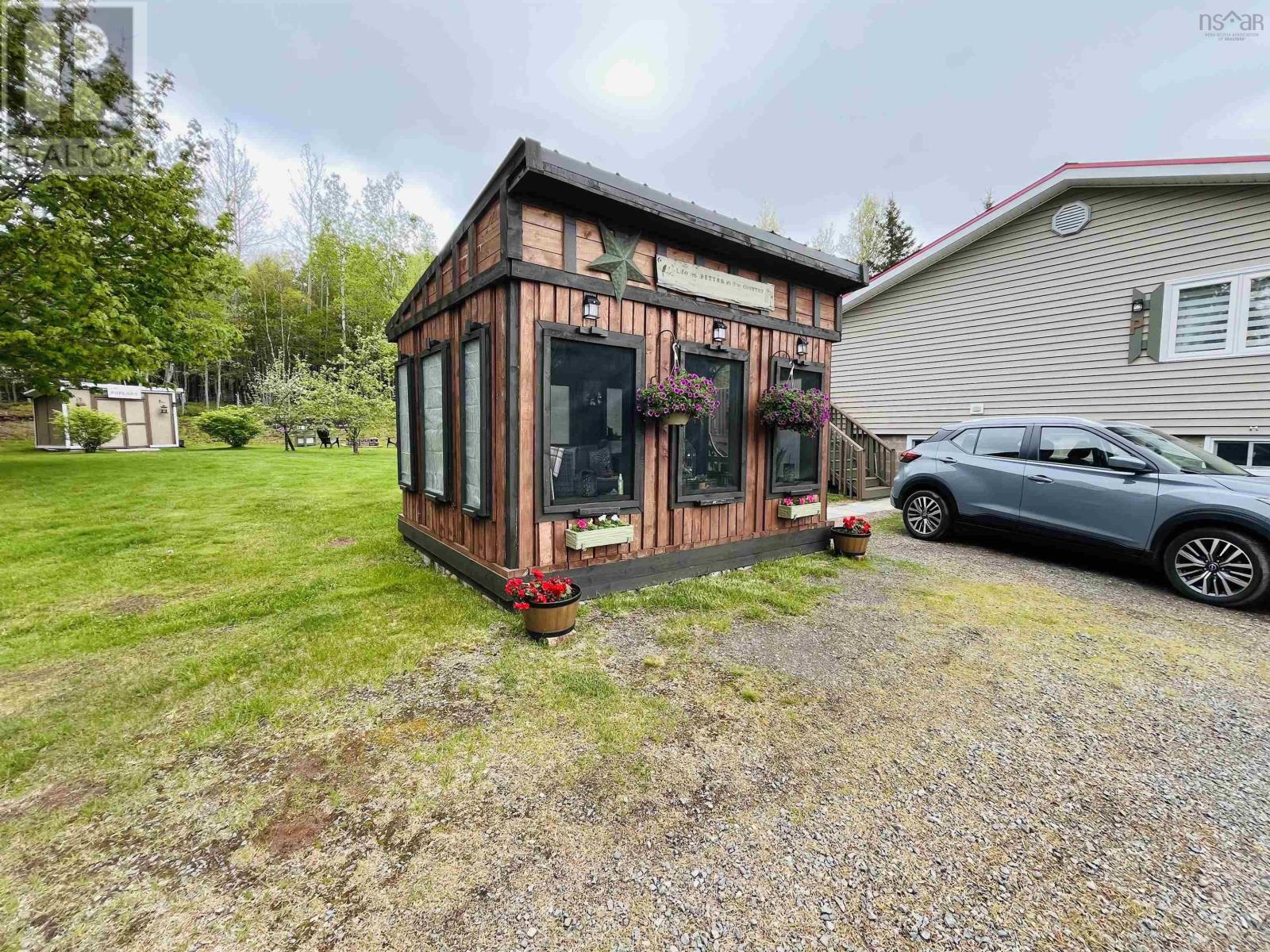 10949 2 Highway - 7