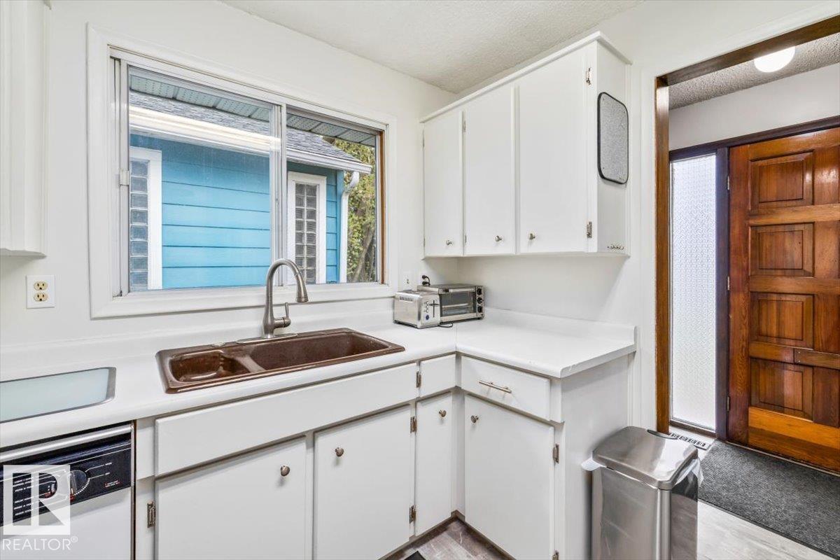 11428 79 AV NW - Image 6