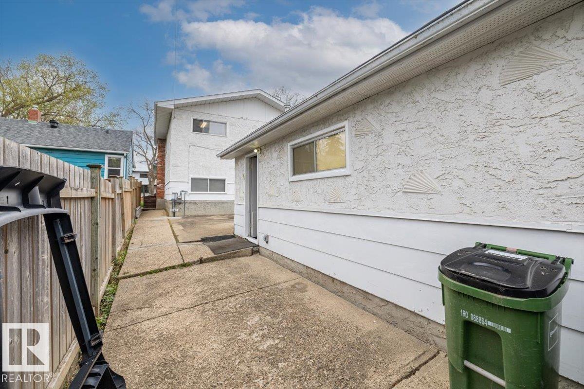 11428 79 AV NW - 42