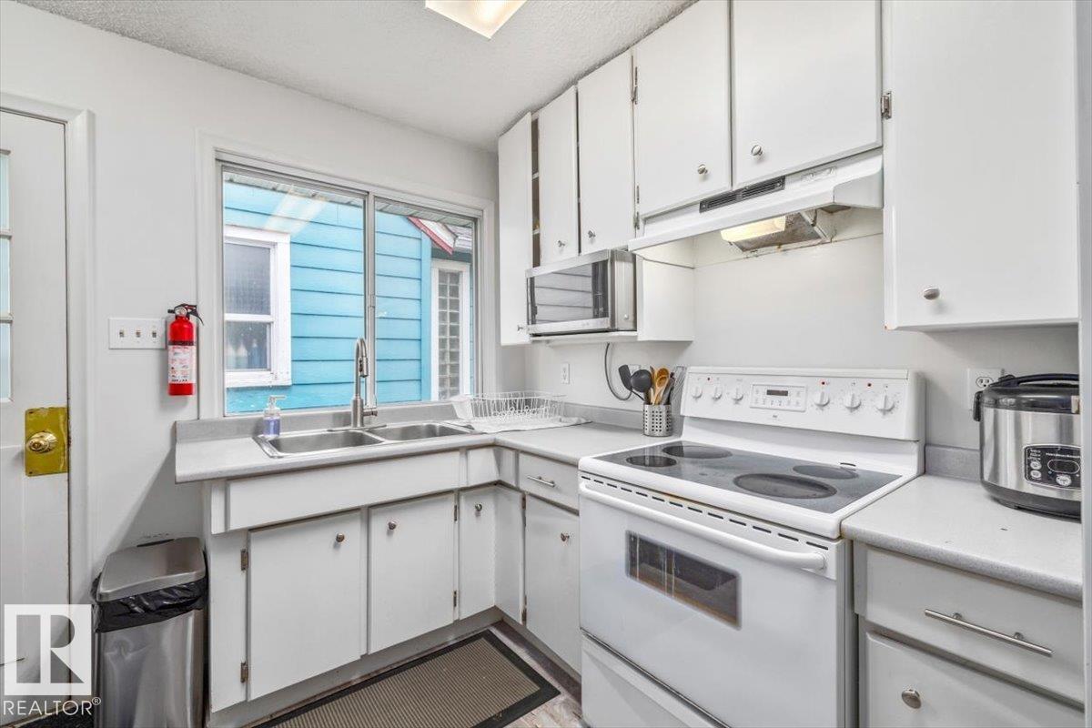 11428 79 AV NW - 24