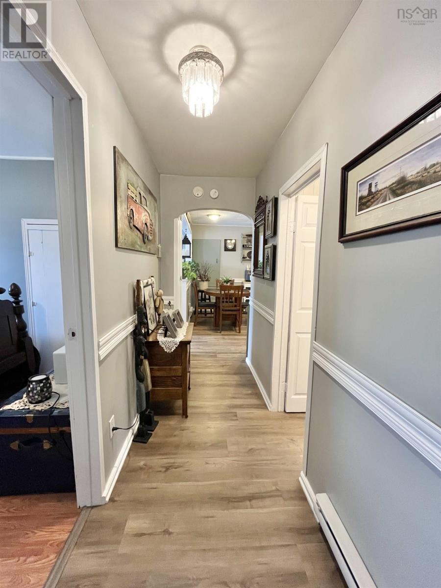 10949 2 Highway - 38