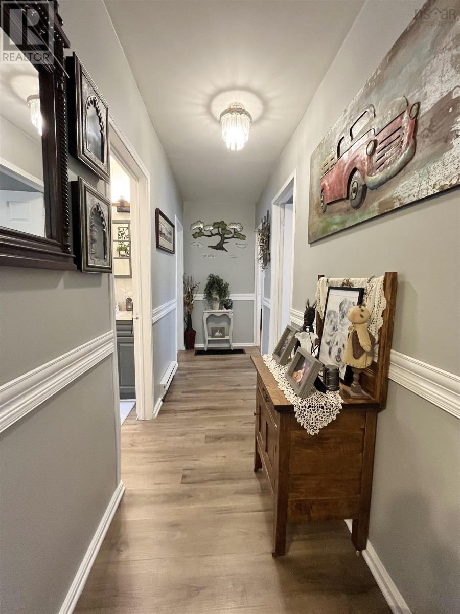 10949 2 Highway - 28