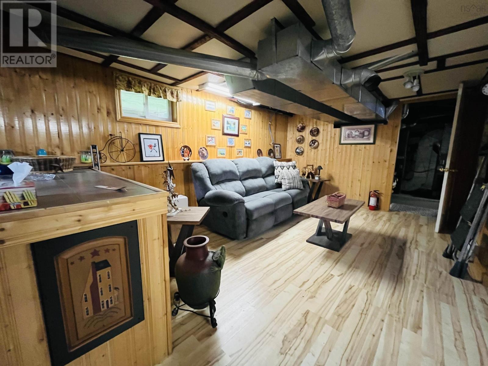 10949 2 Highway - 43