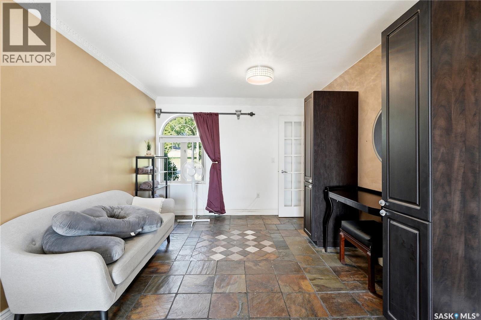 308 3rd STREET W - 18