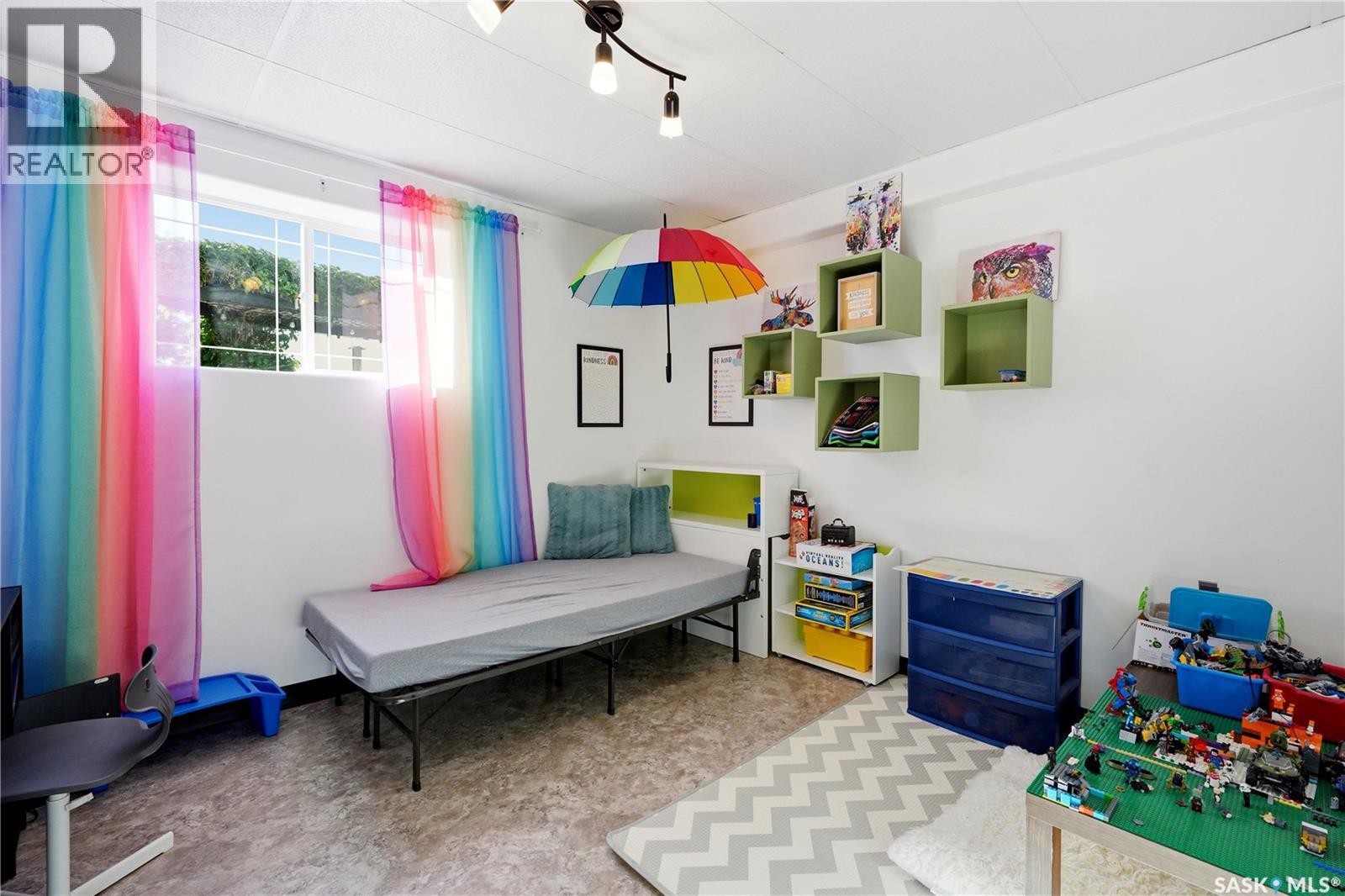 308 3rd STREET W - 26