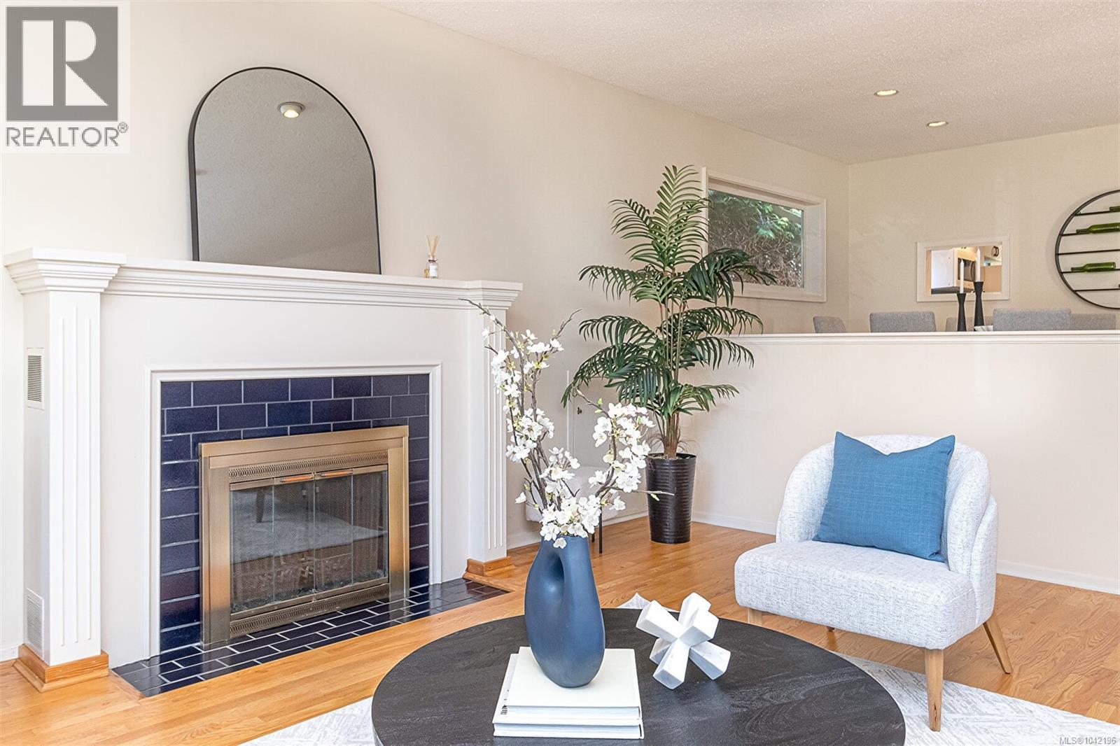 880 Somenos St - 9
