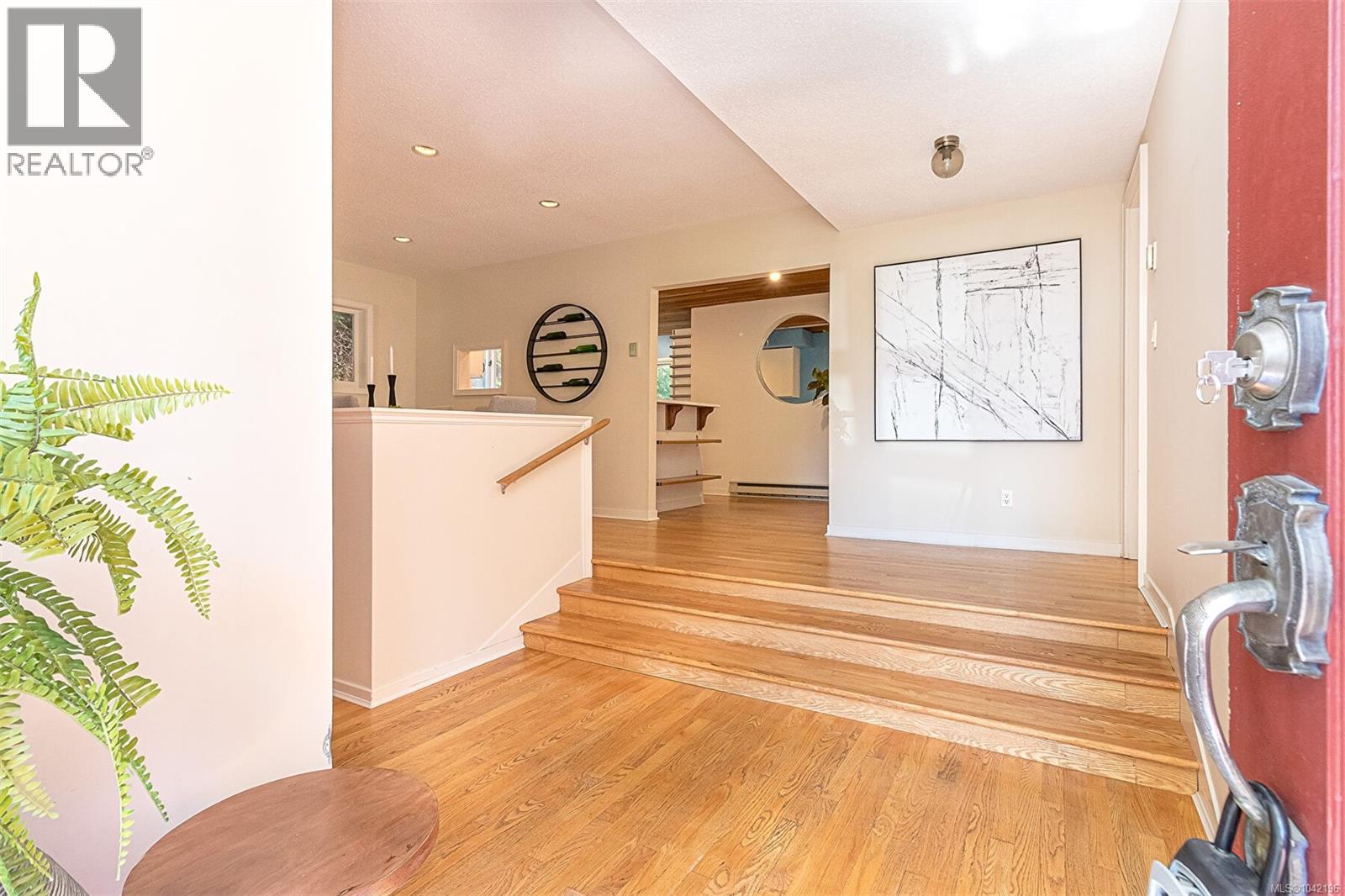 880 Somenos St - 5