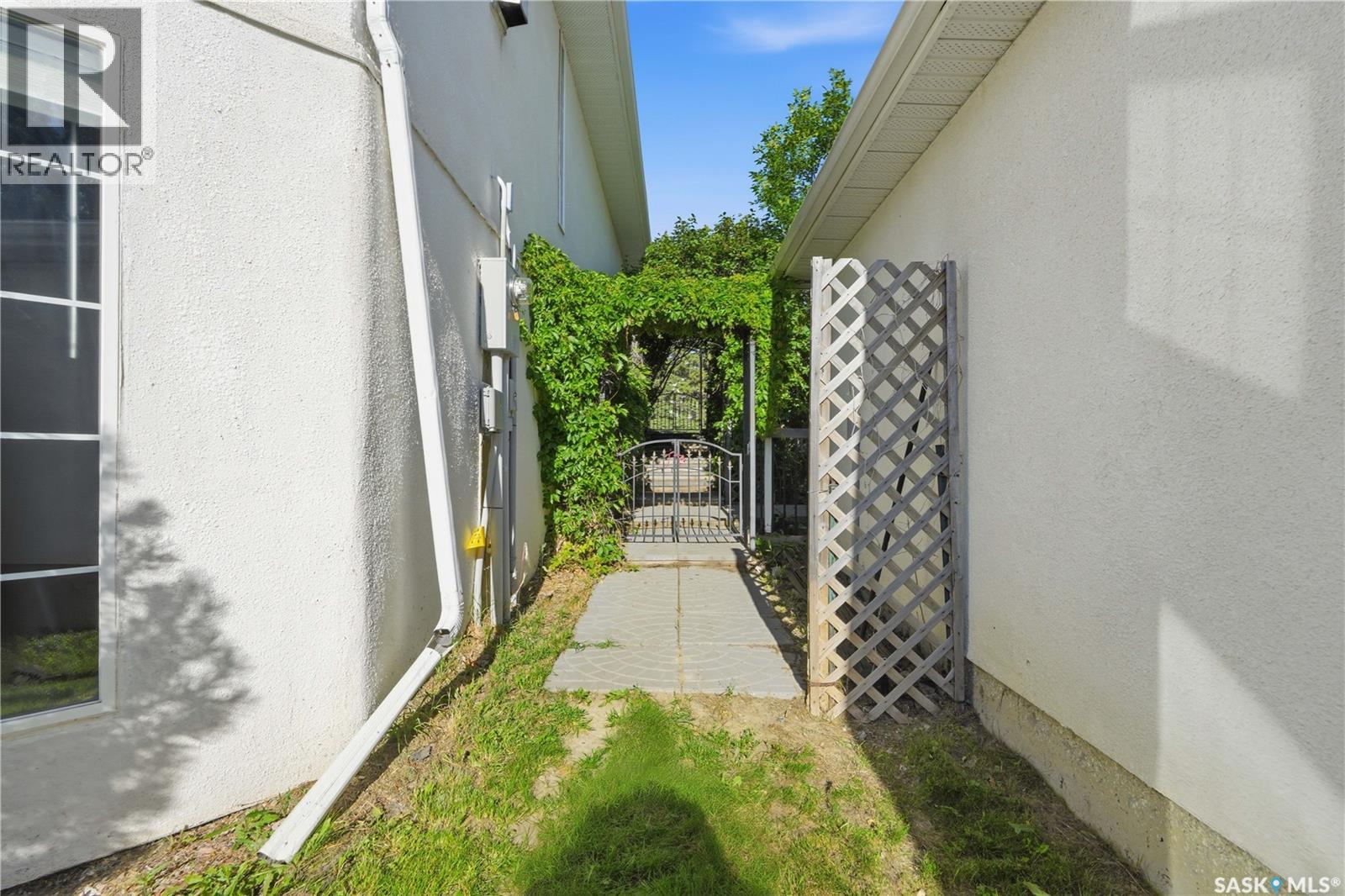 308 3rd STREET W - 42
