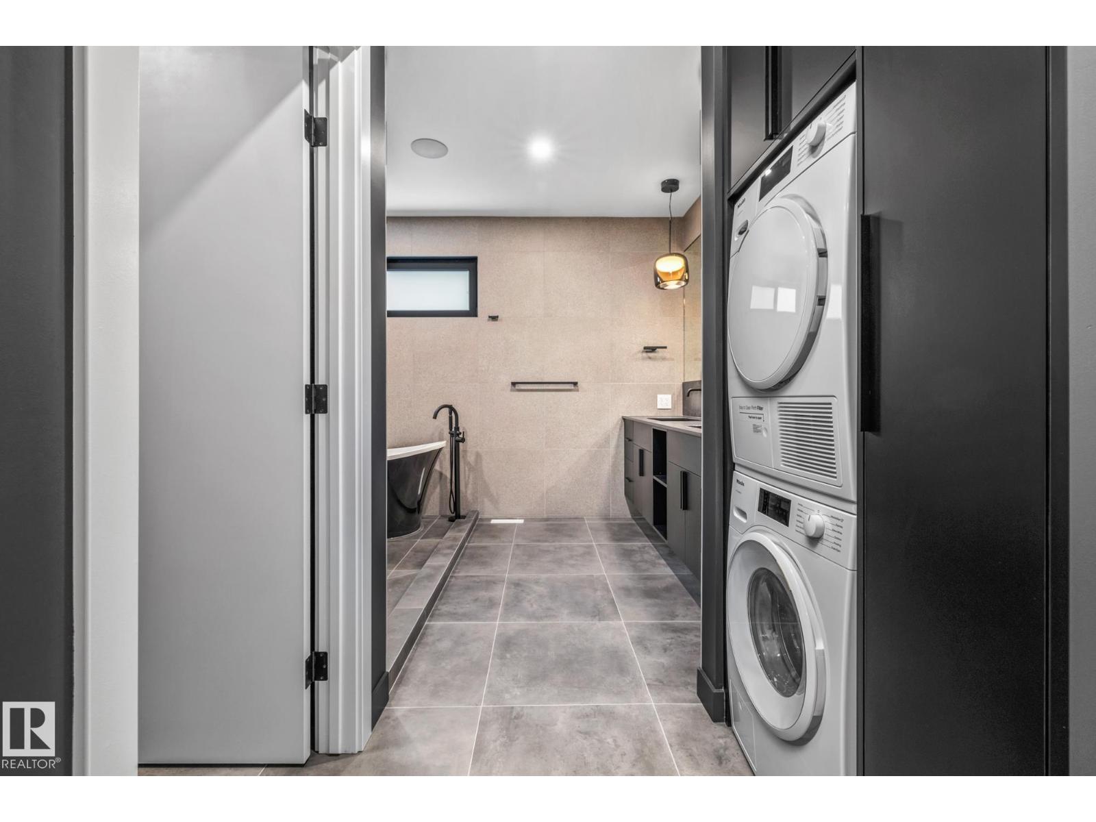 8815 142 ST NW NW - 34