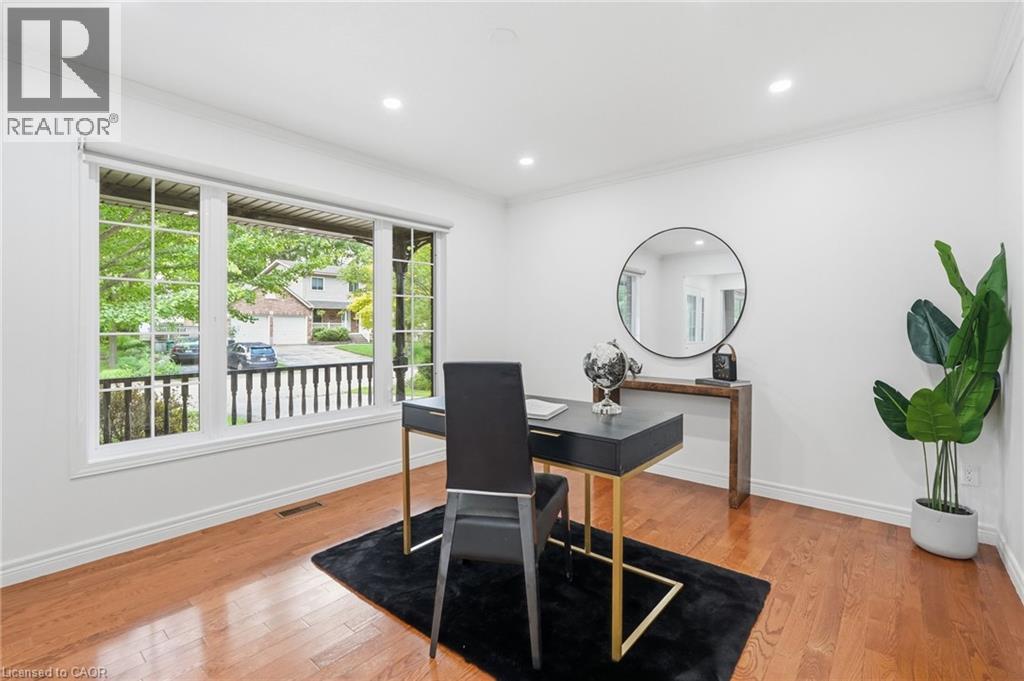 292 THORNCREST Drive - 12