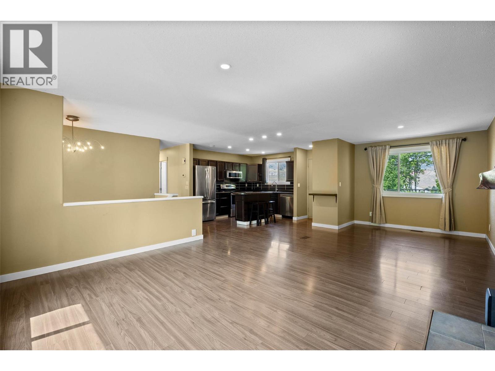 265 MCKAY Place - 9