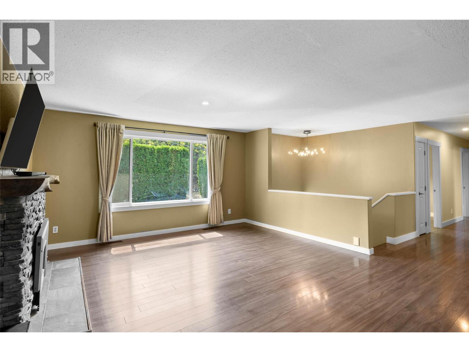 265 MCKAY Place - 8
