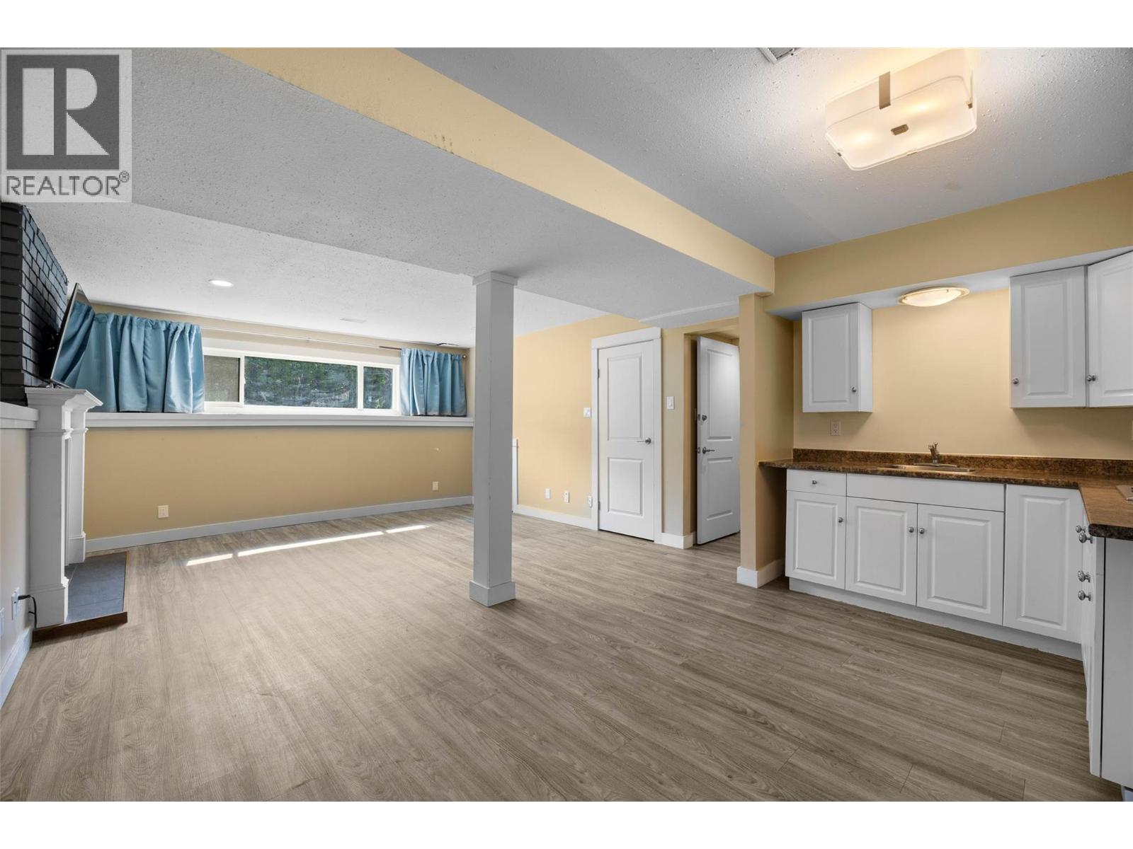 265 MCKAY Place - 31