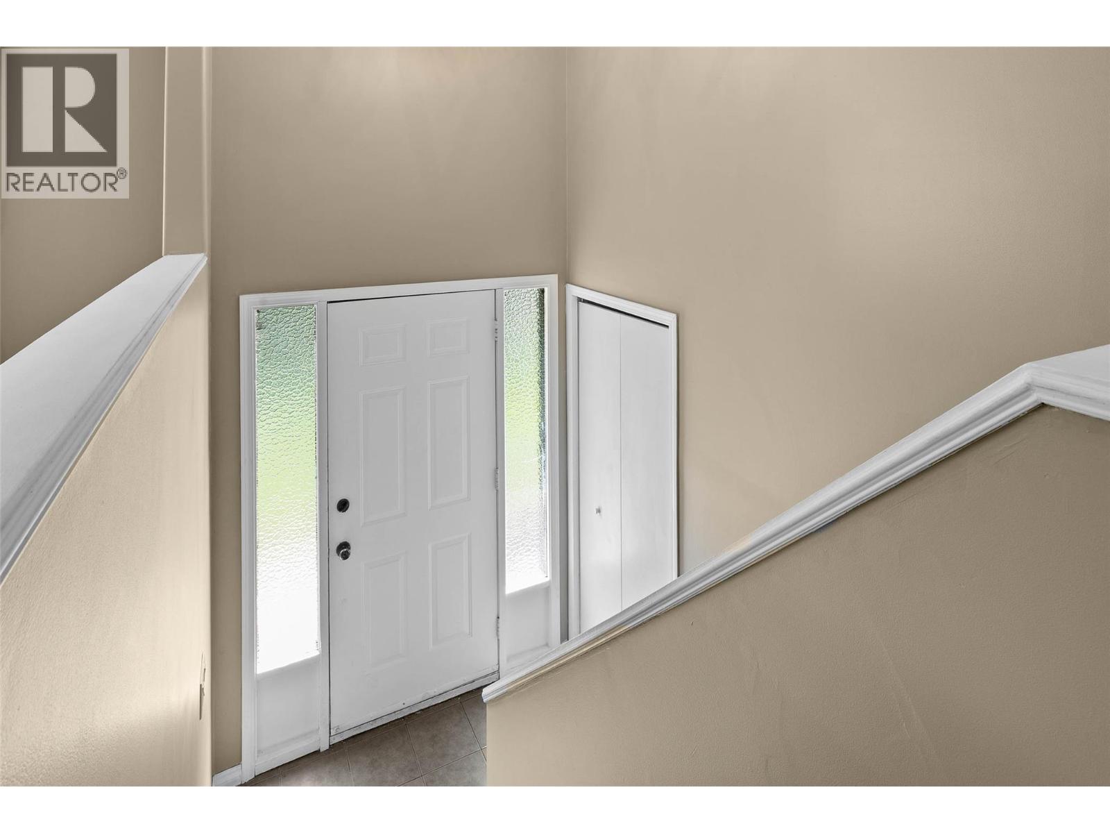 265 MCKAY Place - 6