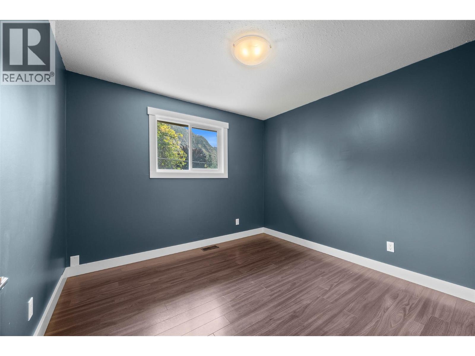 265 MCKAY Place - 23