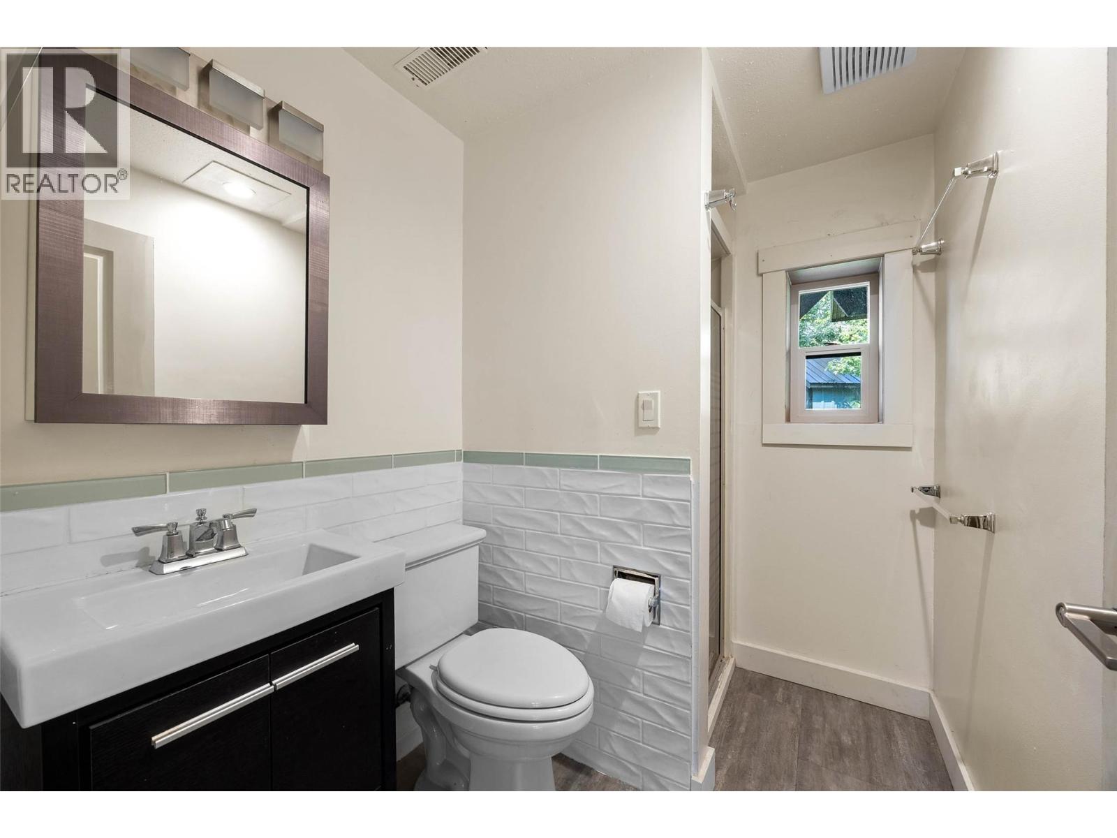 265 MCKAY Place - 34
