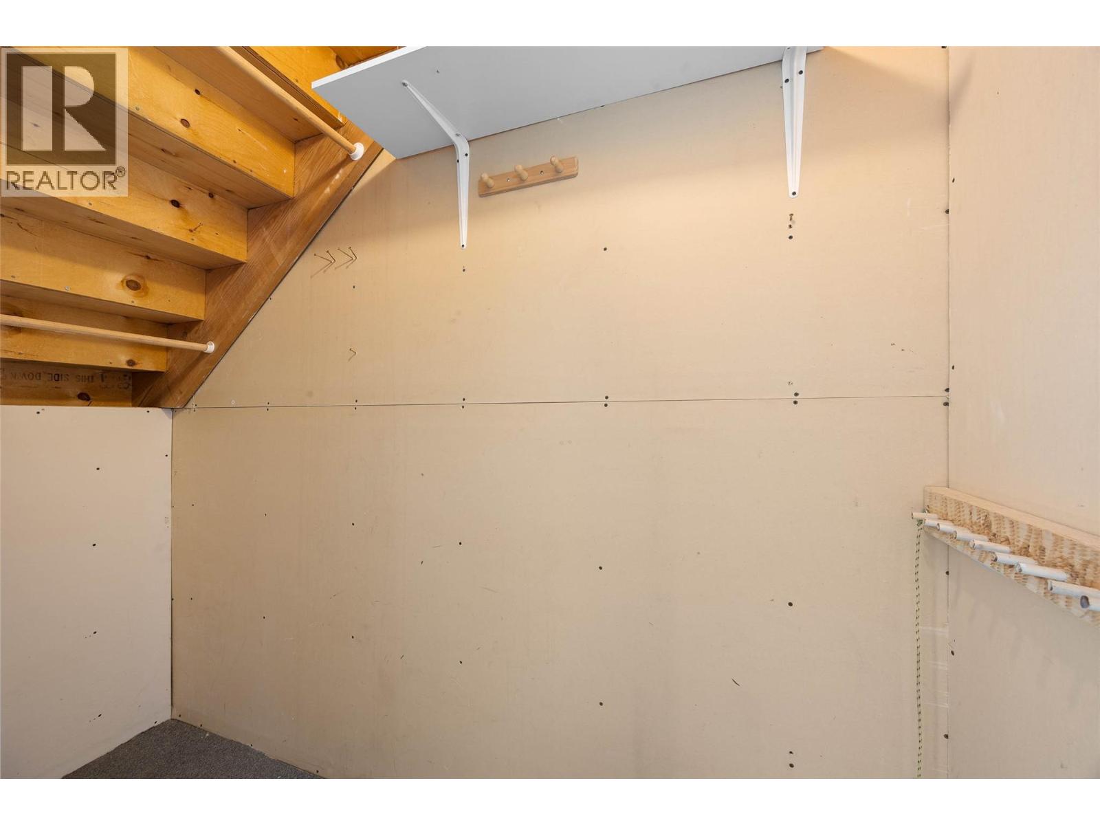 265 MCKAY Place - 35