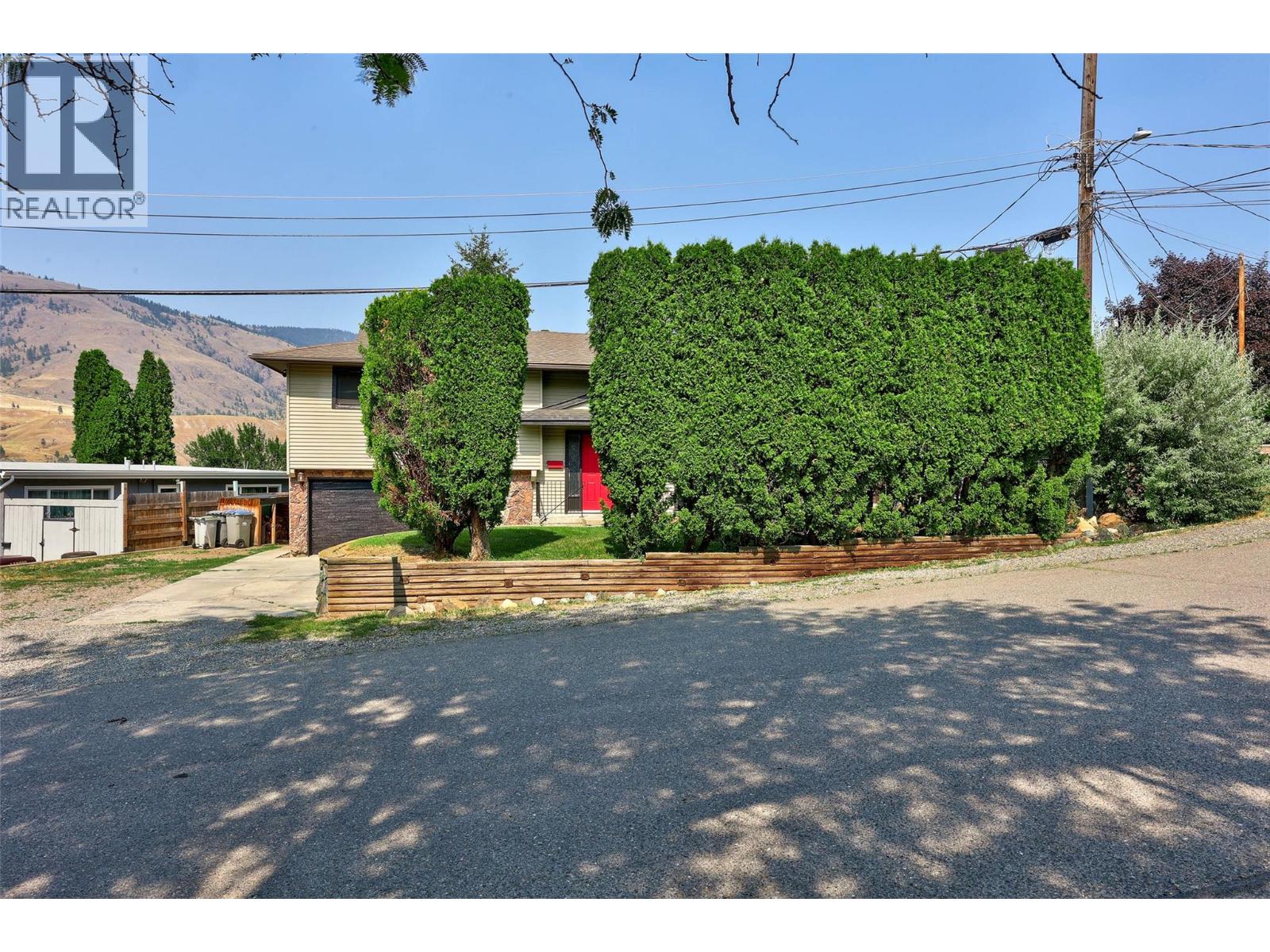 265 MCKAY Place - 4