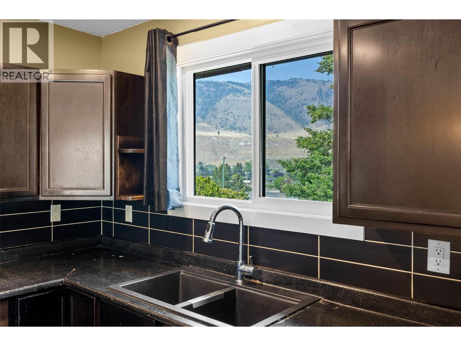 265 MCKAY Place - 18