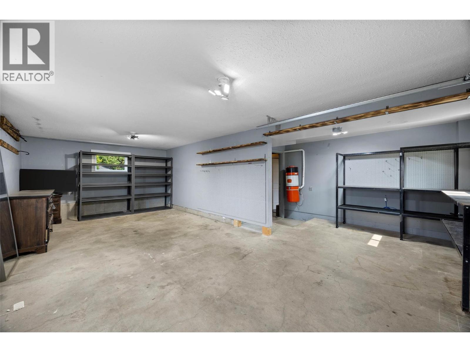 265 MCKAY Place - 38