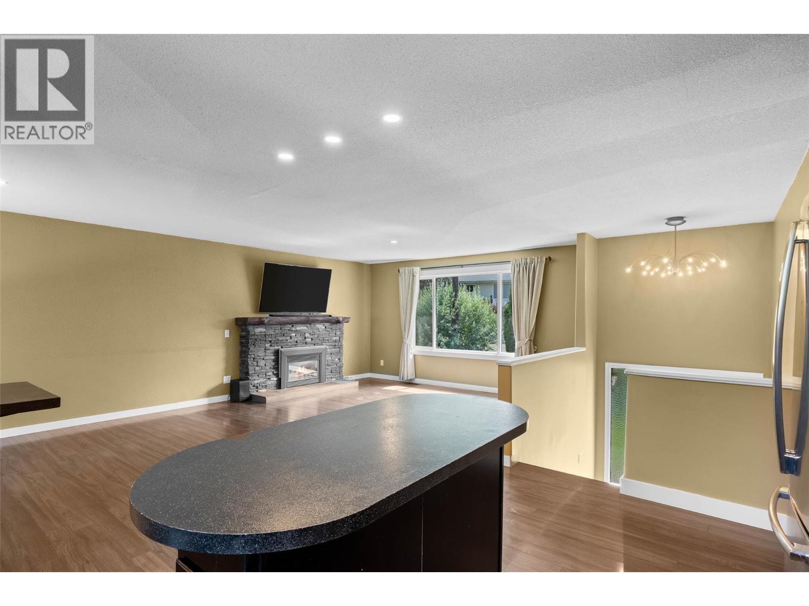 265 MCKAY Place - 19