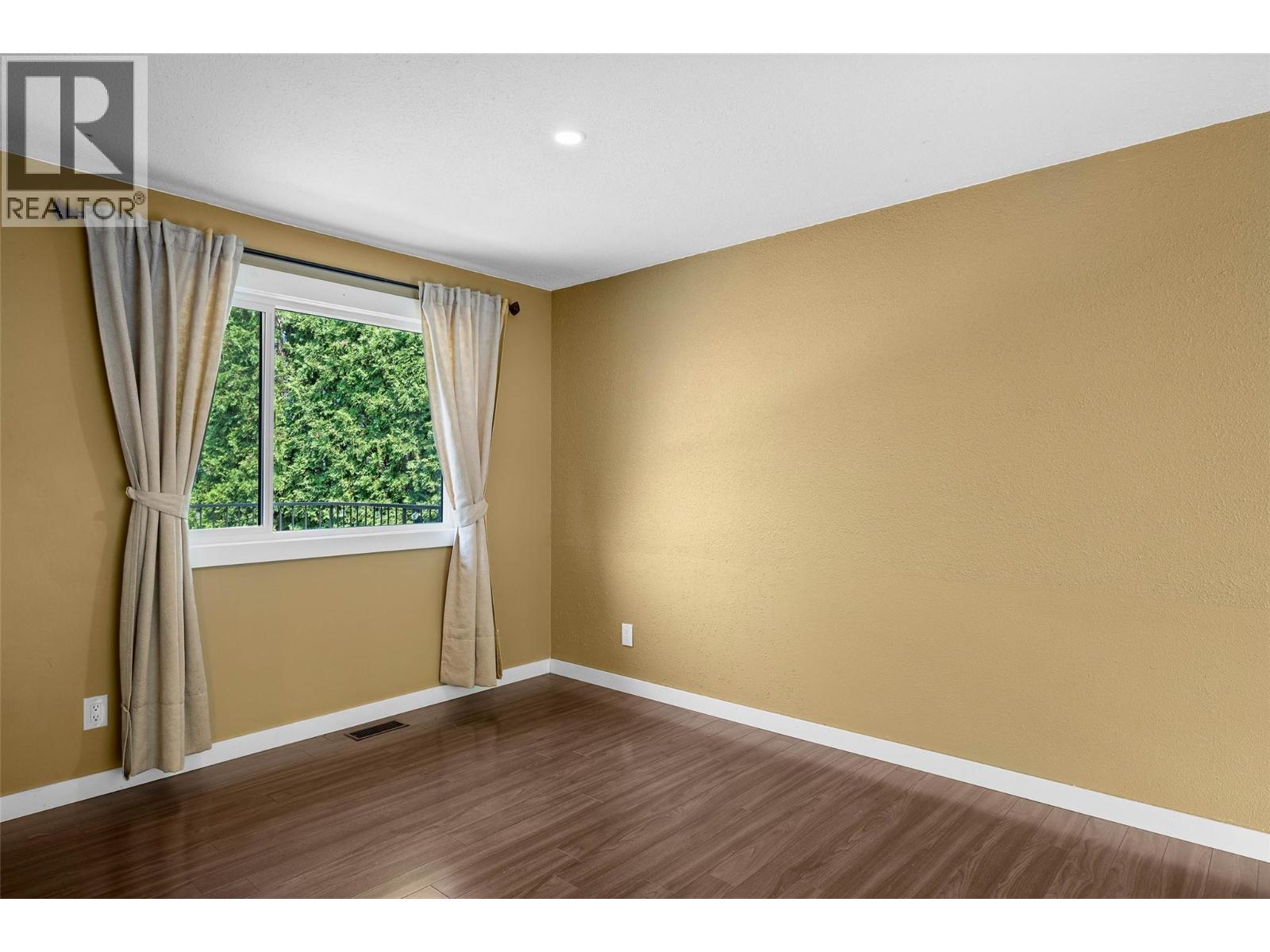 265 MCKAY Place - 20