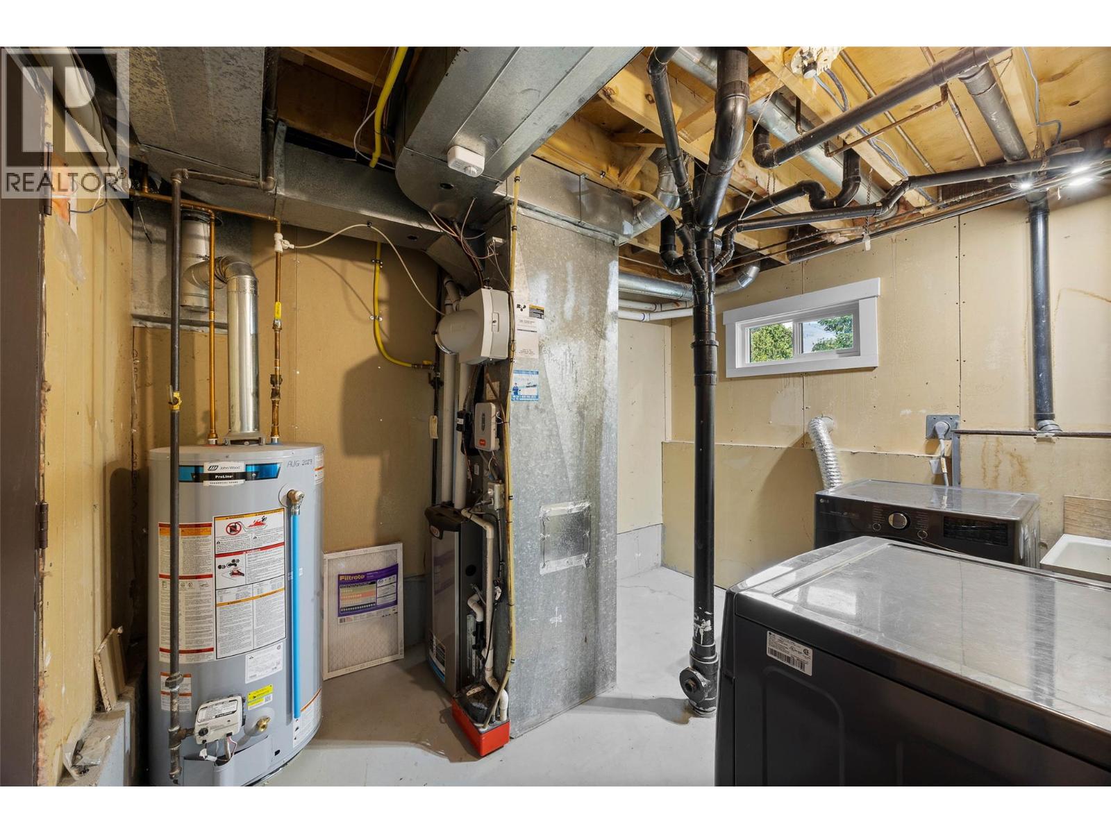 265 MCKAY Place - 36