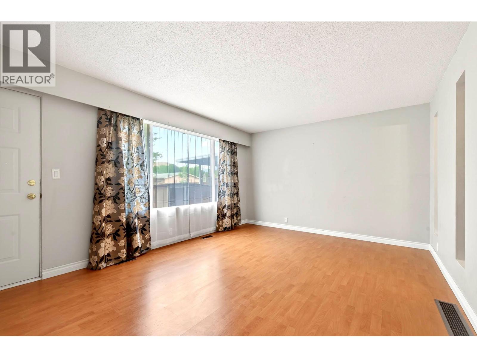 #59 800 Southill Street - 4