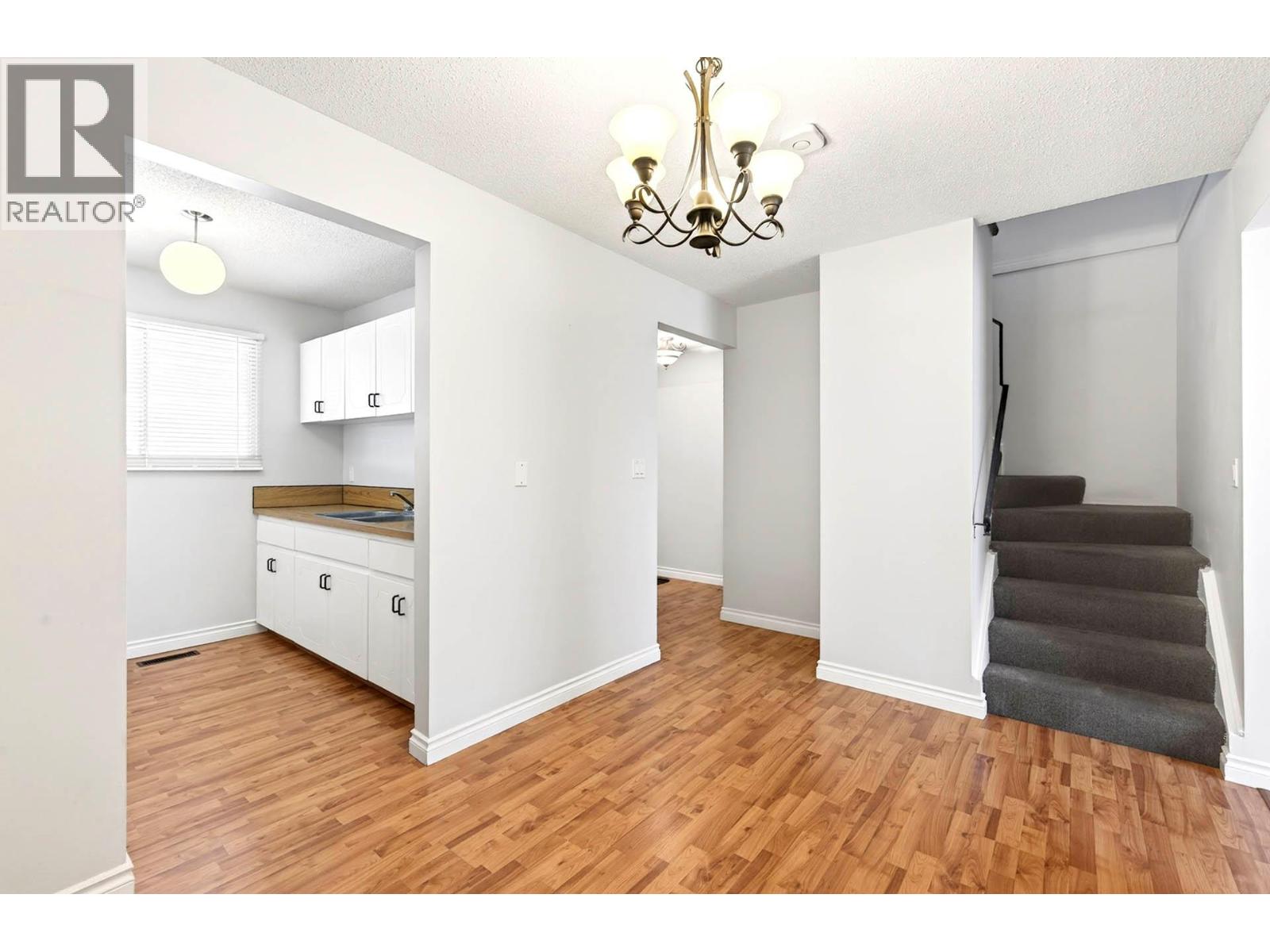 #59 800 Southill Street - 13