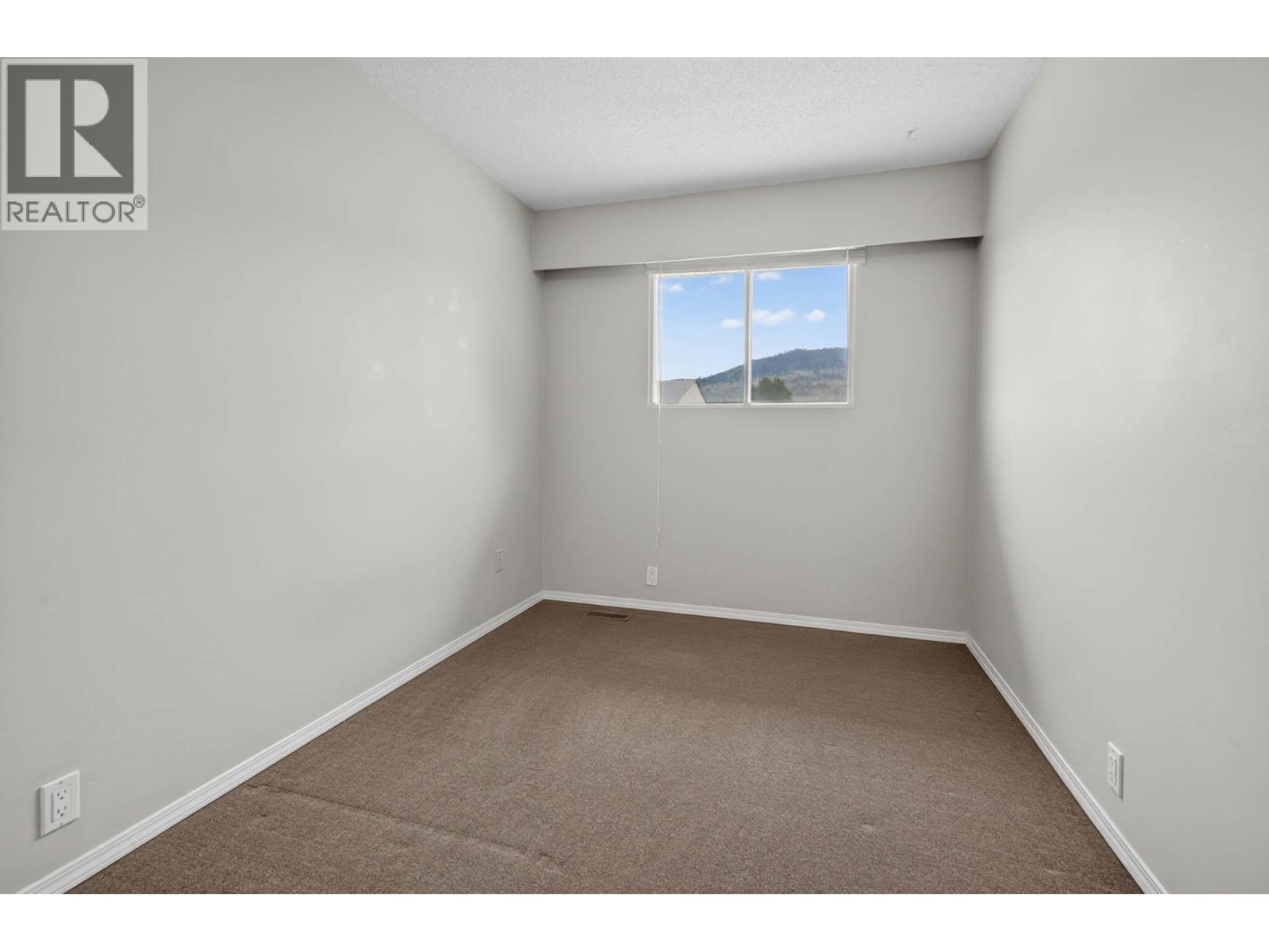 #59 800 Southill Street - 15