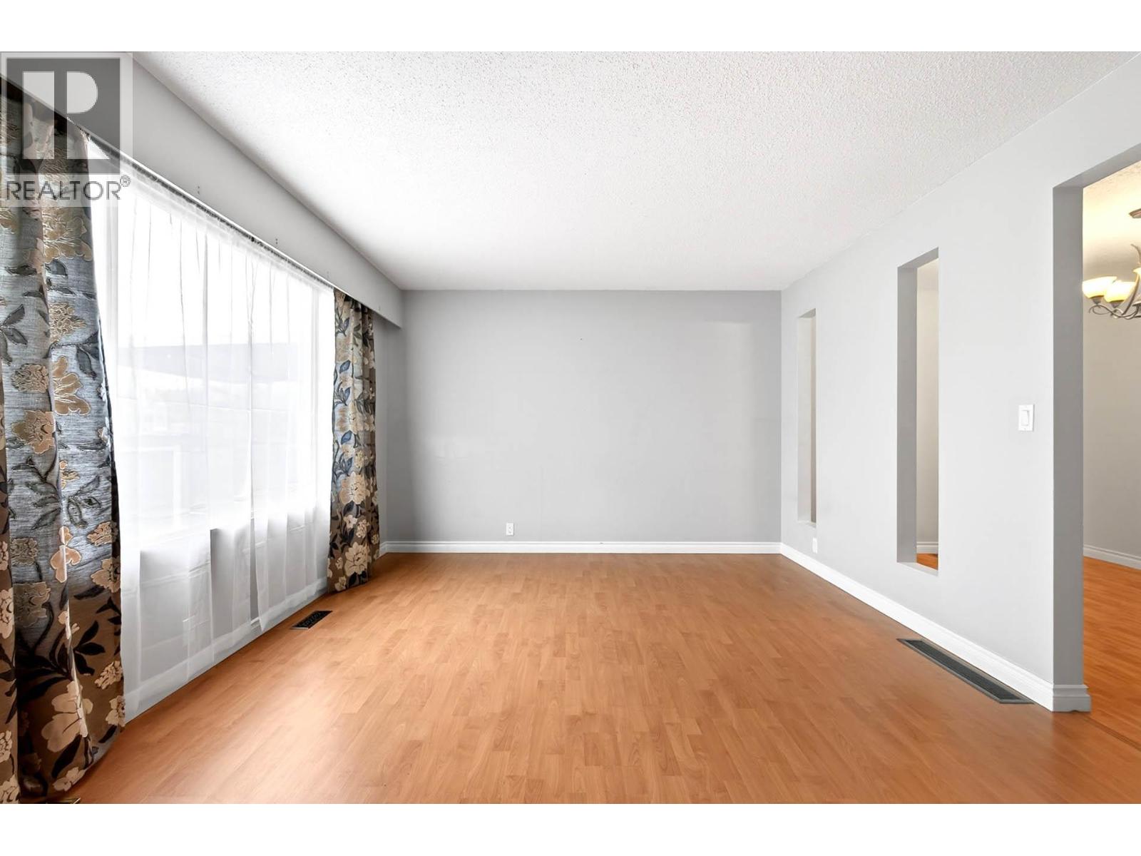 #59 800 Southill Street - Image 3