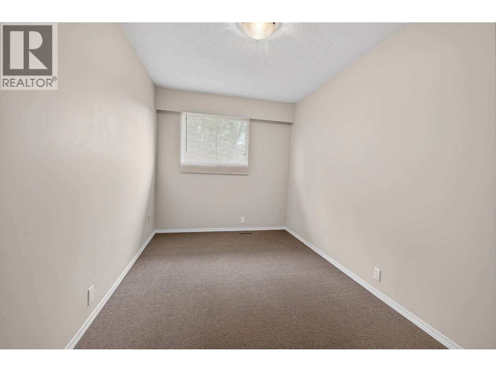 #59 800 Southill Street - 17